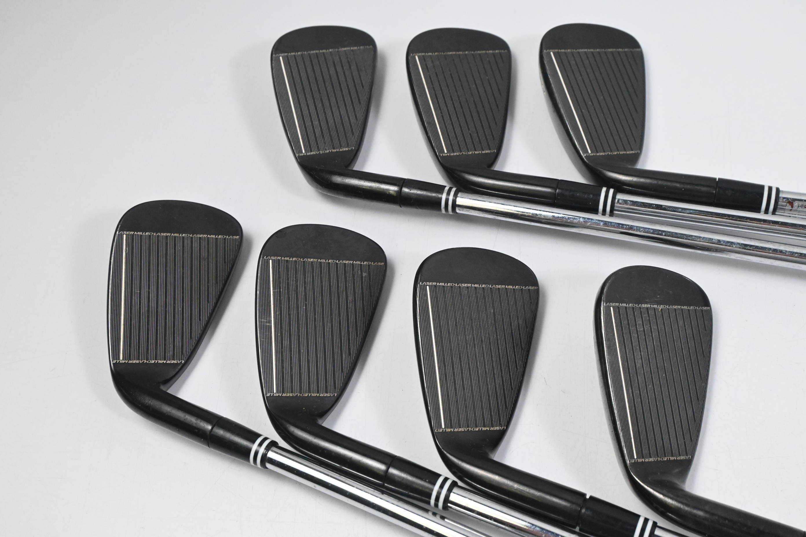 Cleveland CG16 Black Pearl Irons / 4-PW / Regular Flex Traction 85 Shafts