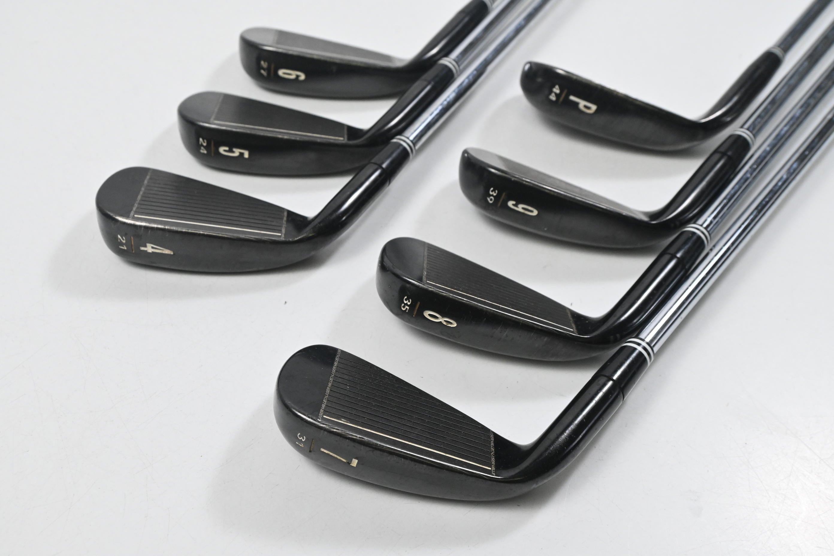 Cleveland CG16 Black Pearl Irons / 4-PW / Regular Flex Traction 85 Shafts