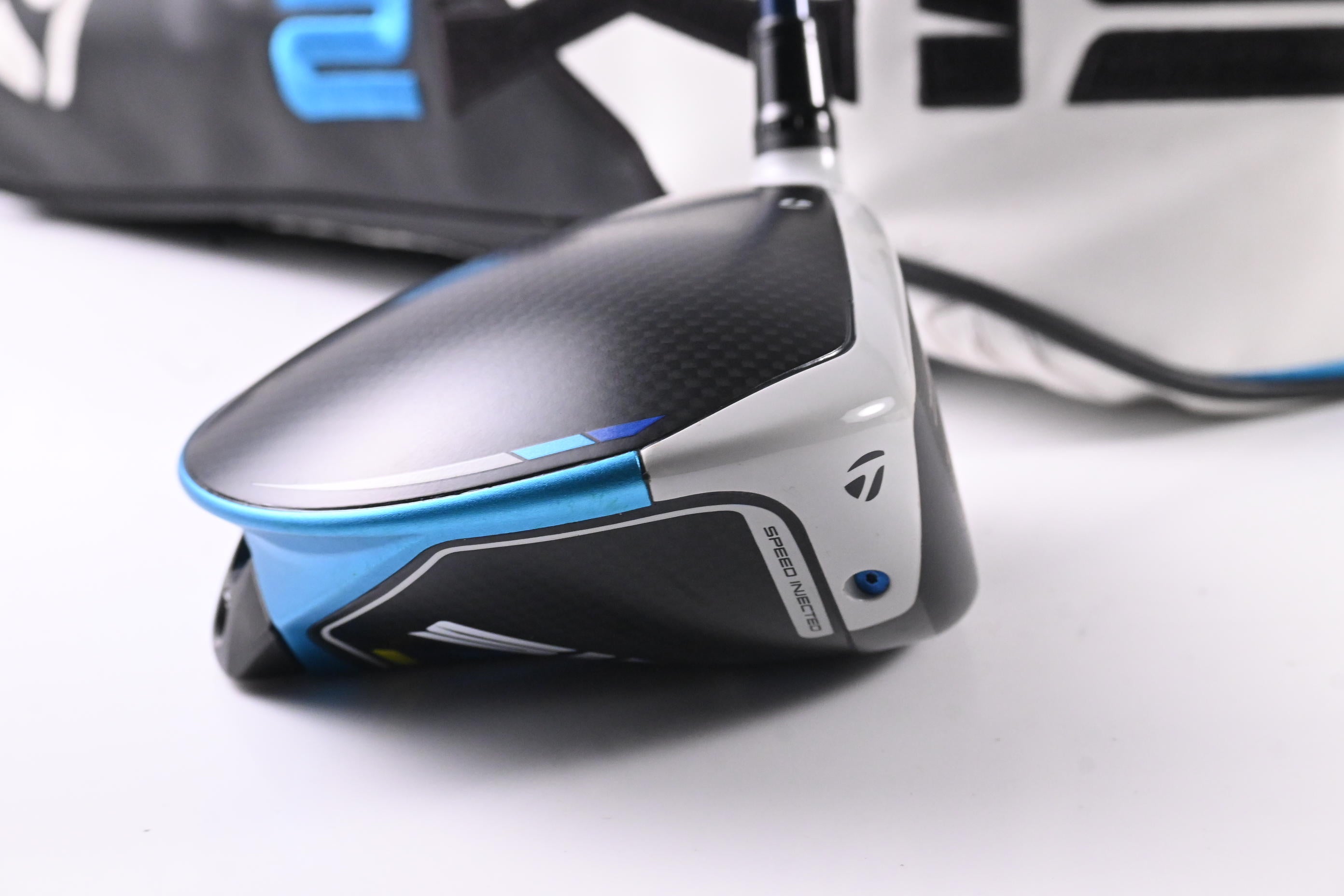 Taylormade SIM2 Driver / 10.5 Degree / Regular Flex Fujikura Ventus Blue 5 Shaft