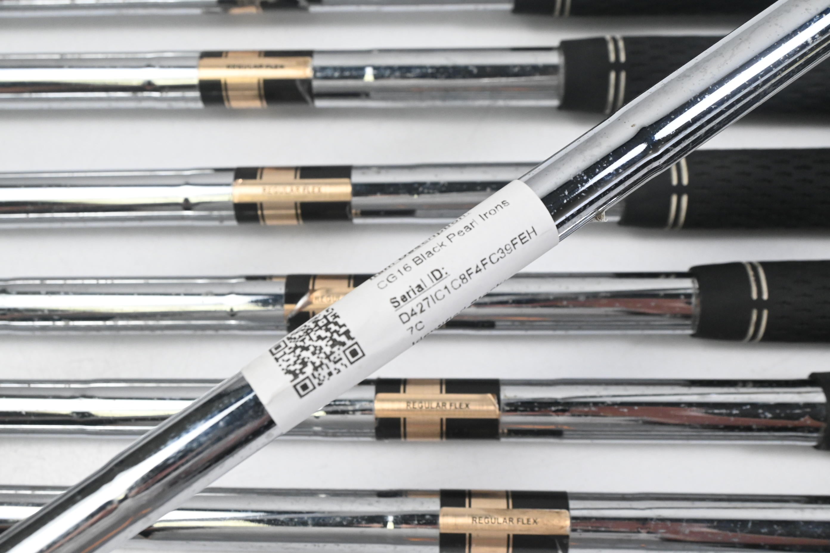 Cleveland CG16 Black Pearl Irons / 4-PW / Regular Flex Traction 85 Shafts