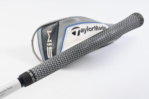 Taylormade SIM Max #3 Hybrid / 19 Degree / Stiff Flex Fujikura Ventus Blue 7 Shaft