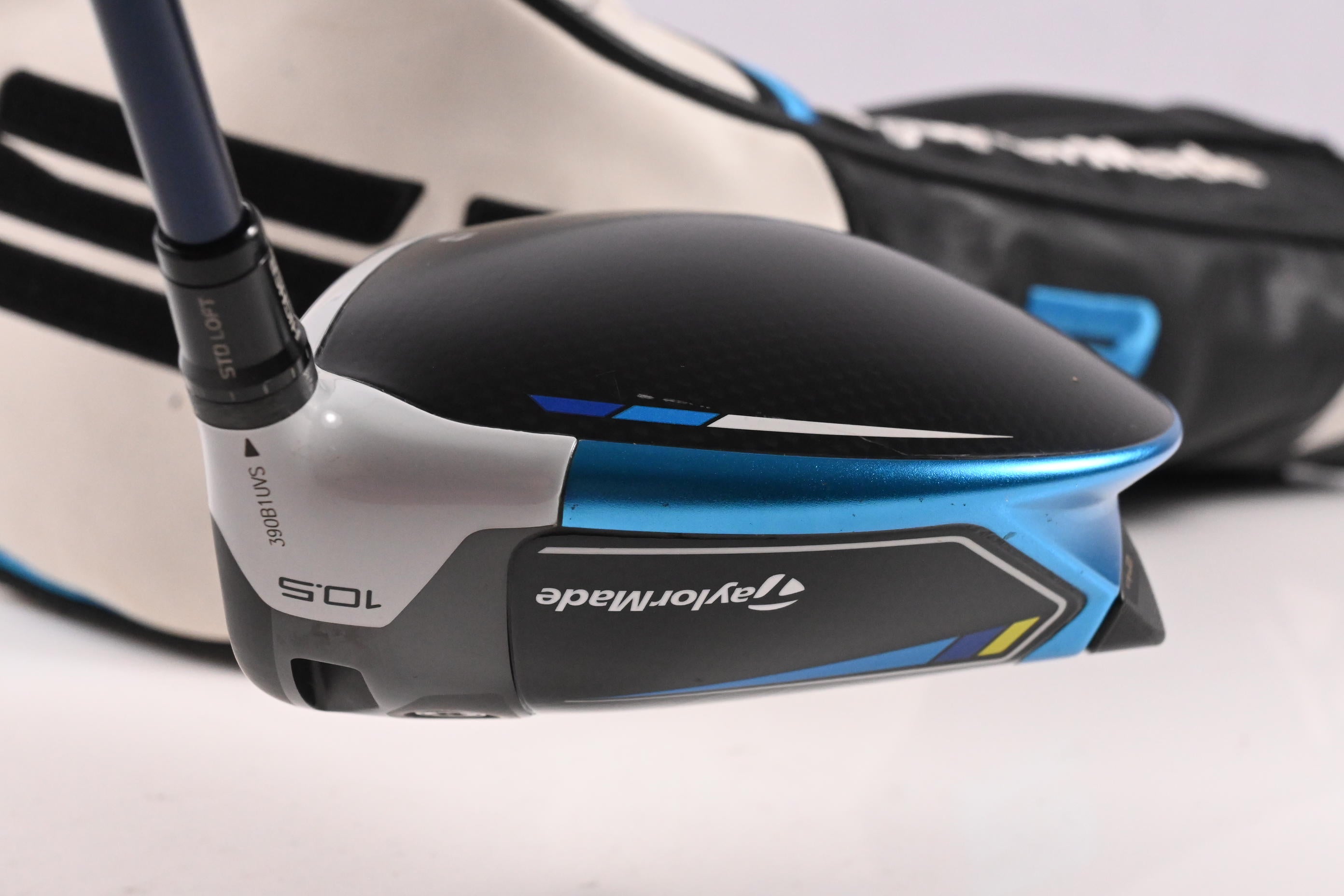 Taylormade SIM2 Max Driver / 10.5 Degree / Regular Flex Fujikura Ventus Blue 5