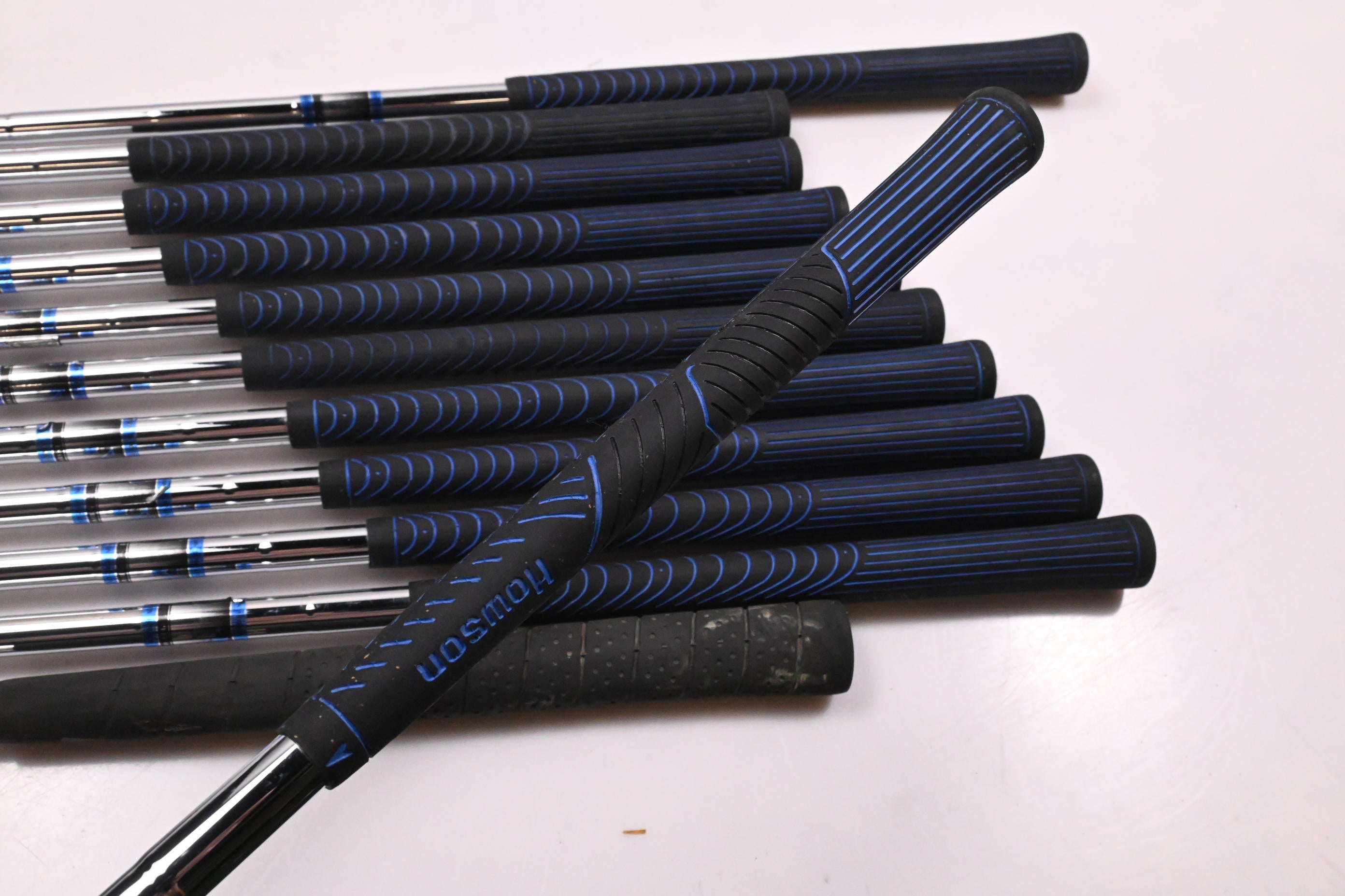 Howsen Derby 2 Package Set / Woods, Irons, Putter, Bag