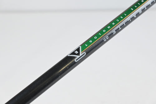 Titleist 975 D Driver / 8.5 Degree / Regular Flex Titleist Ultralite 65 Shaft
