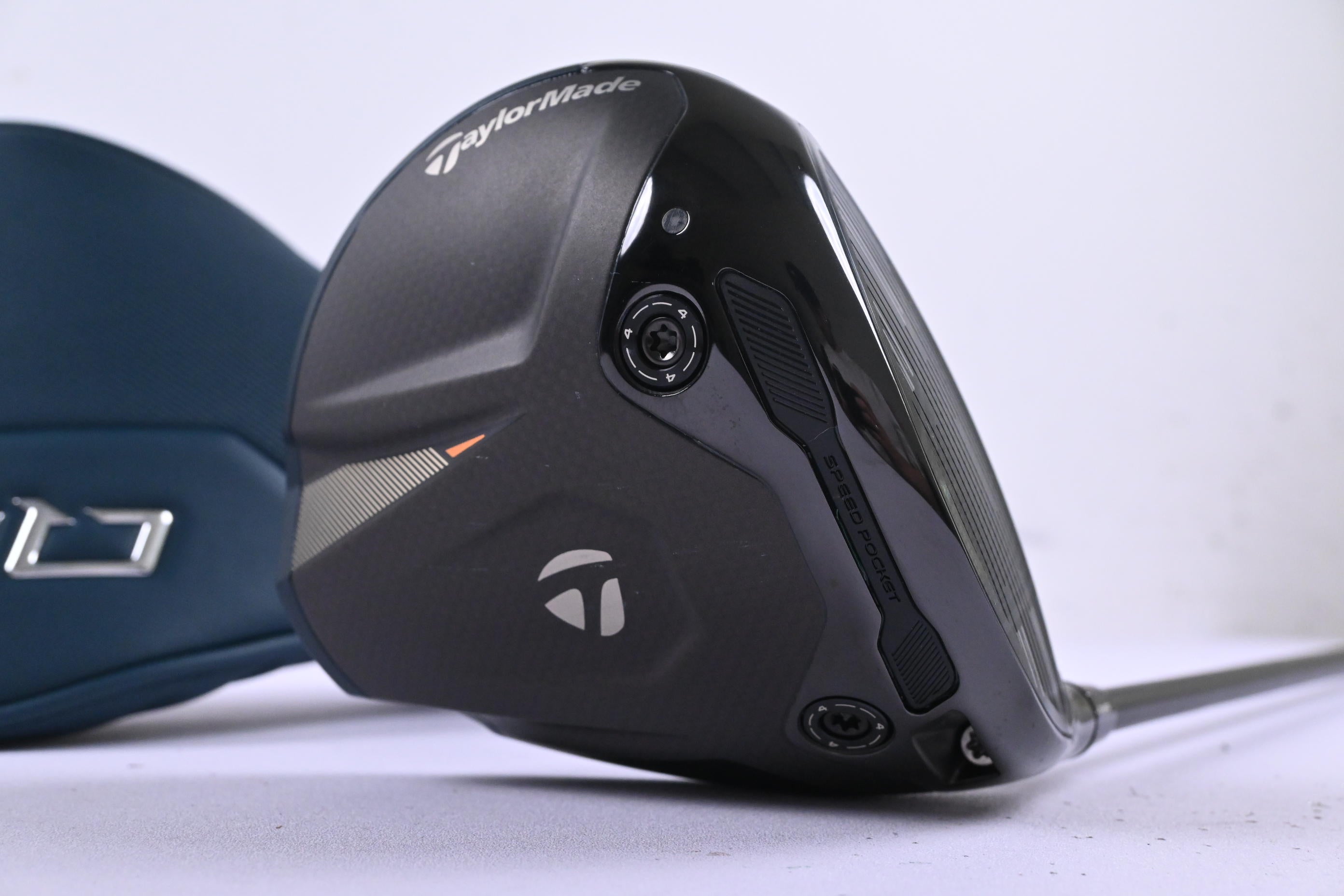 Taylormade Qi4D Driver / 10.5 Degree / Stiff Flex Fujikura Ventus Blue 5 Shaft