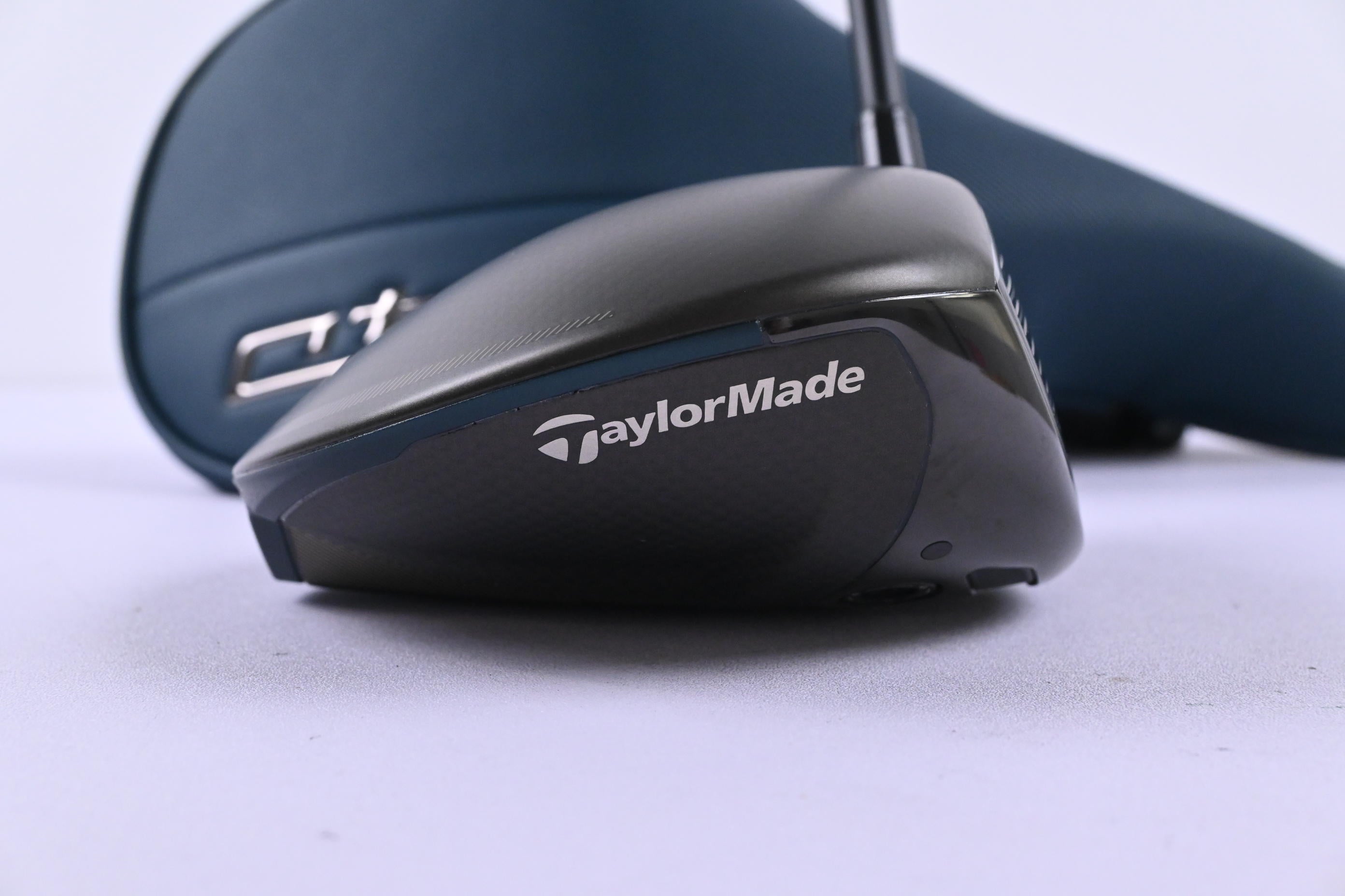 Taylormade Qi4D Driver / 10.5 Degree / Stiff Flex Fujikura Ventus Blue 5 Shaft