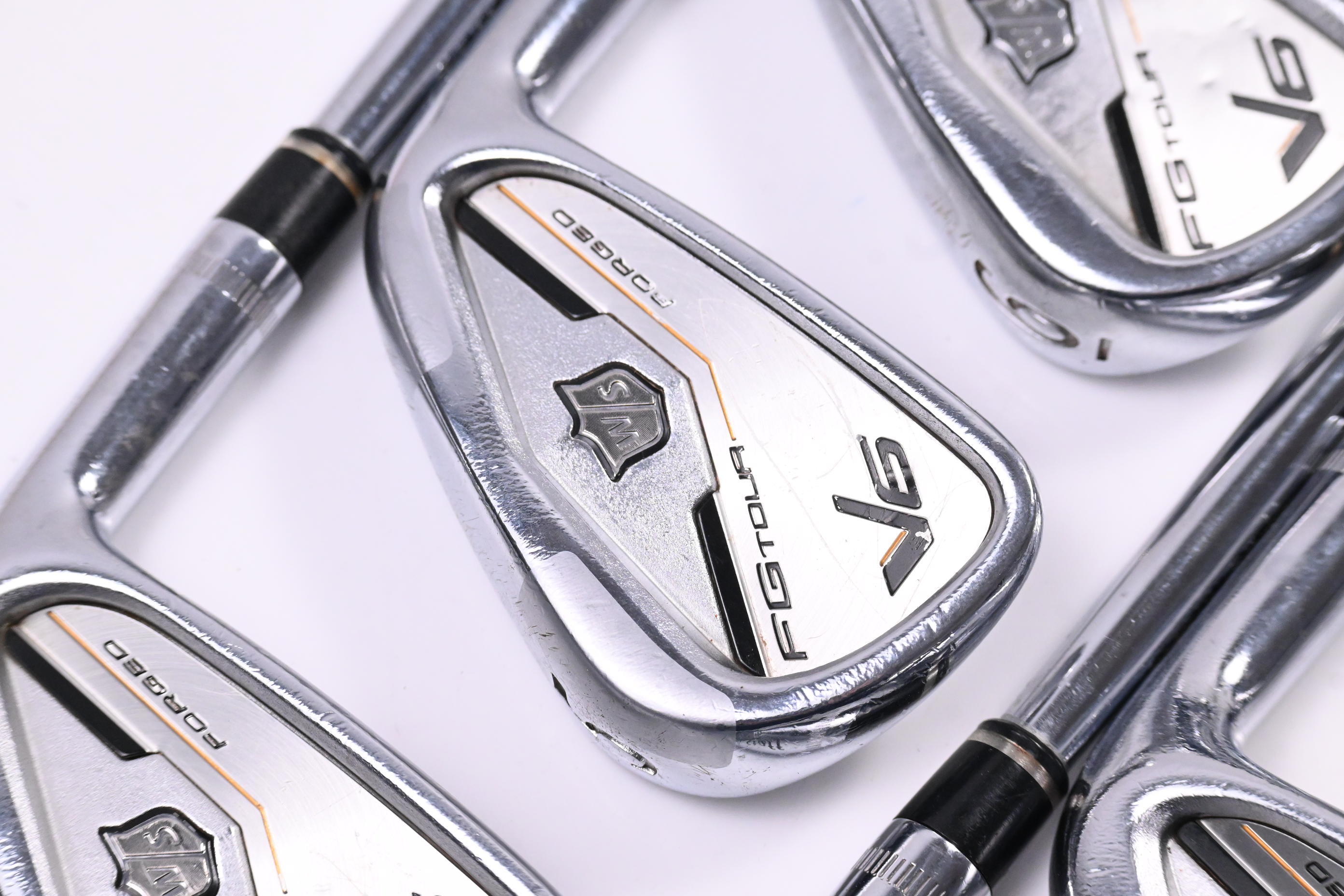 Wilson FG Tour V6 Irons / 4-PW+GW / X-Flex True Temper Dynamic Gold X100