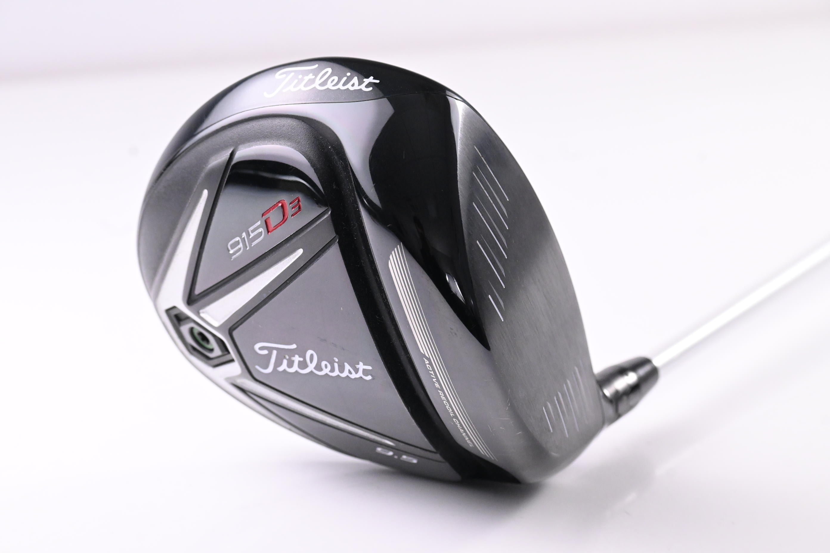 Titleist 915 D3 Driver / 9.5 Degree / Stiff Flex Aldila Rogue Silver 60 Shaft