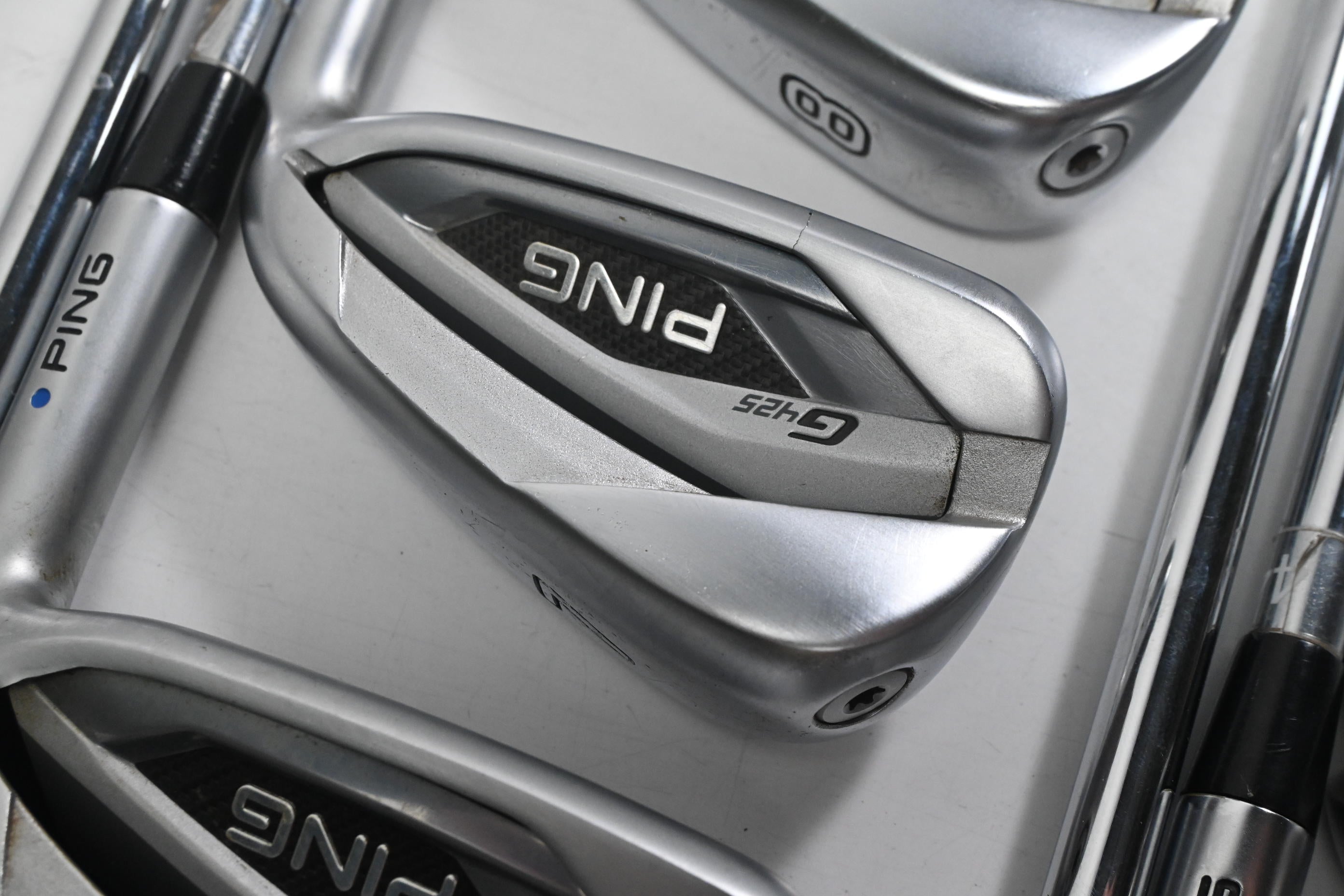 Ping G425 Irons / 5-PW+GW+SW / Blue Dot / Regular Flex Ping AWT 2.0 Shafts
