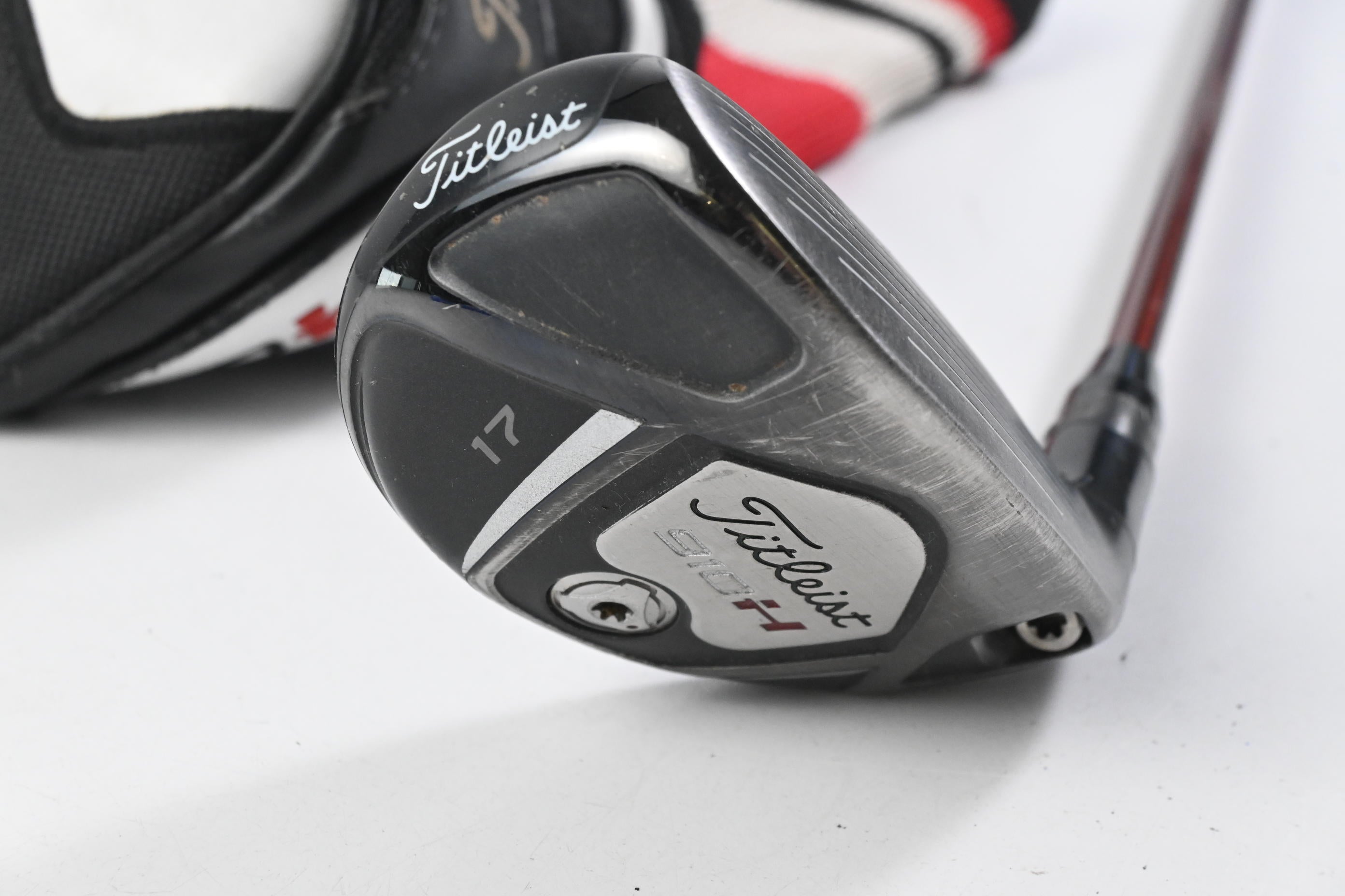 Titleist 910H #2 Hybrid / 17 Degree / Regular Flex Diamana 'ilima 71 Shaft