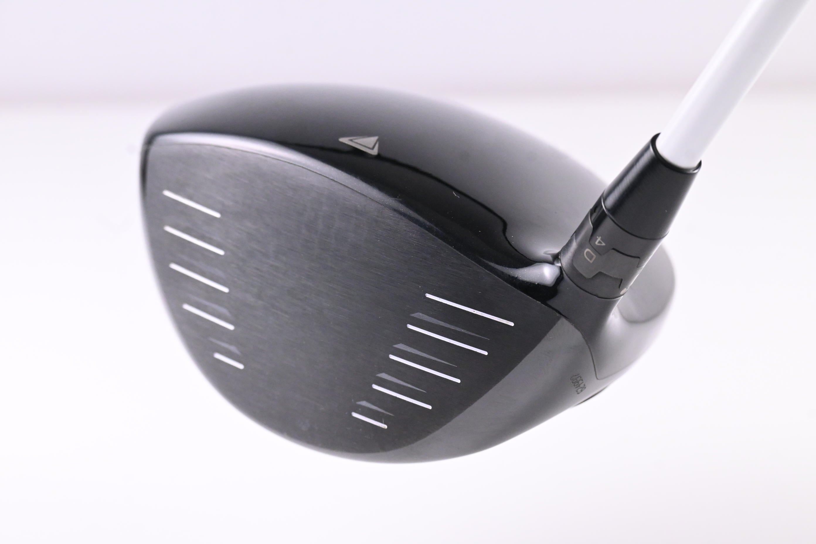 Titleist 915 D3 Driver / 9.5 Degree / Stiff Flex Aldila Rogue Silver 60 Shaft