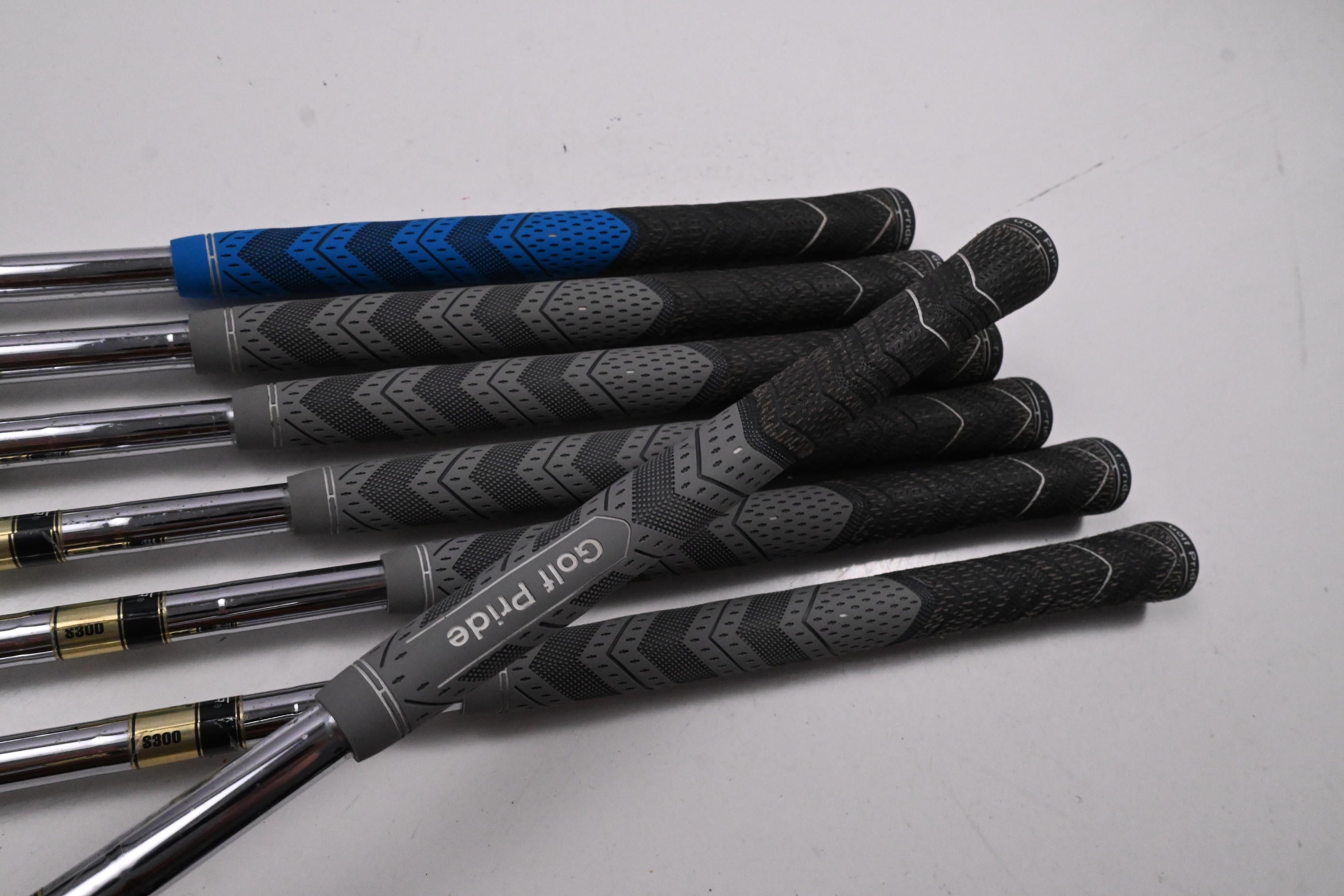 Cobra Fly-Z+ Forged Irons / 4-PW / Stiff Flex Dynamic Gold S300 Shafts
