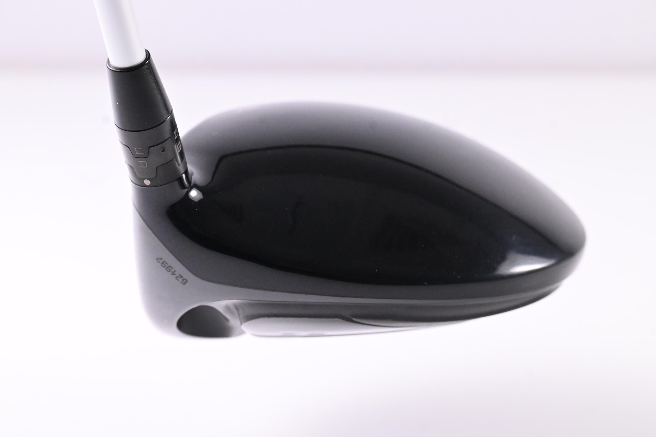 Titleist 915 D3 Driver / 9.5 Degree / Stiff Flex Aldila Rogue Silver 60 Shaft