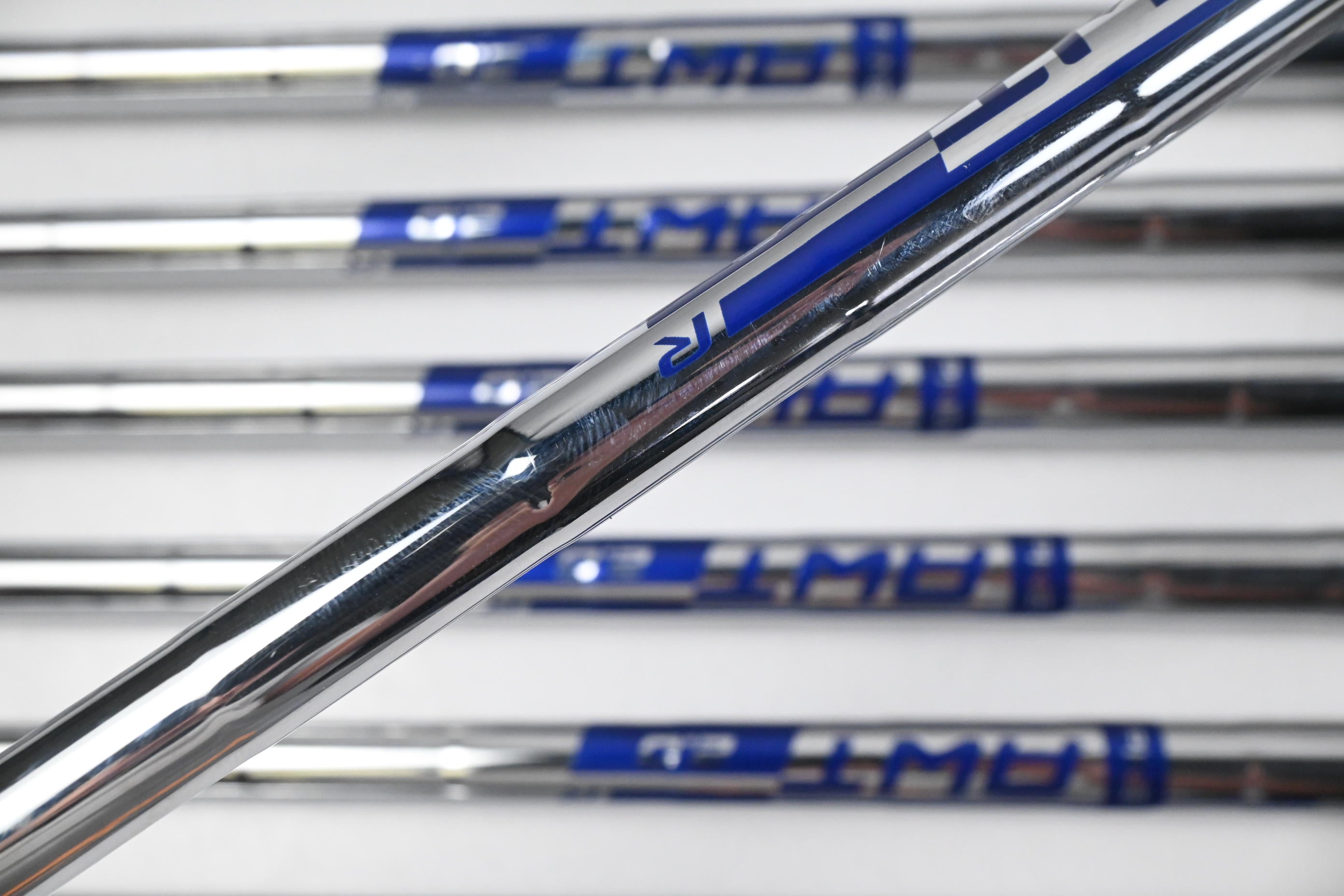 Ping G425 Irons / 5-PW+GW+SW / Blue Dot / Regular Flex Ping AWT 2.0 Shafts