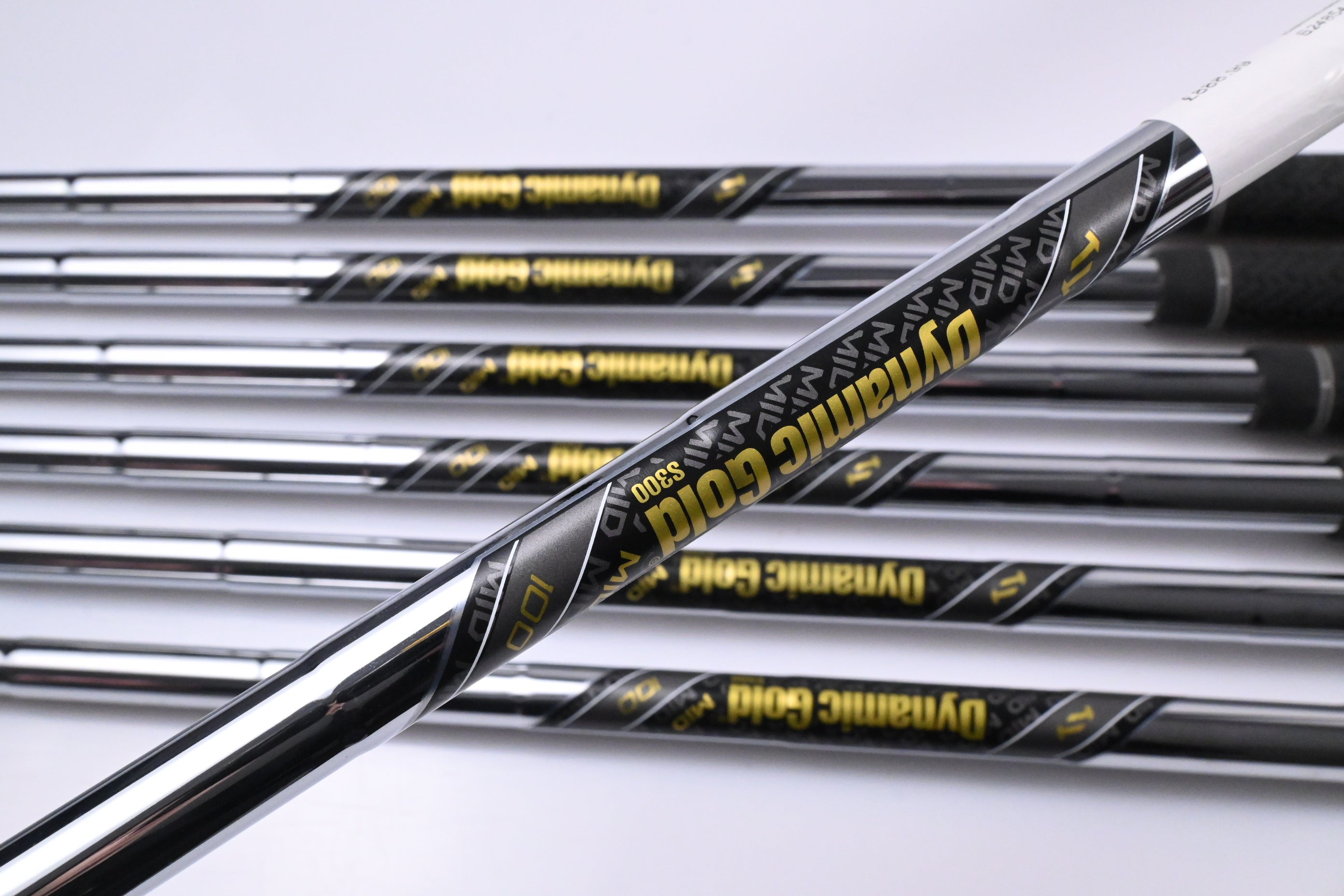 Callaway Apex Ai200 Irons / 4-PW / Stiff Flex Dynamic Gold Mid 100 S300 Shafts