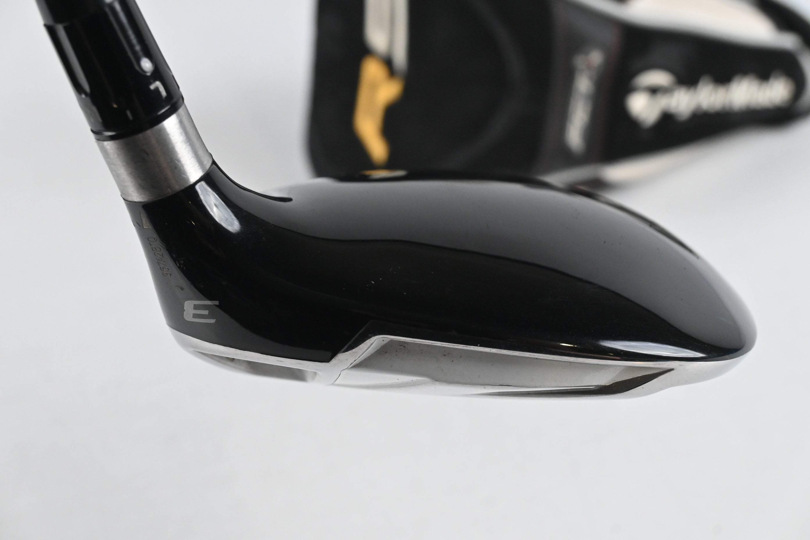 Taylormade R9 #3 Wood / 15 Degree / Regular Flex Fujikura Motore 70 Shaft