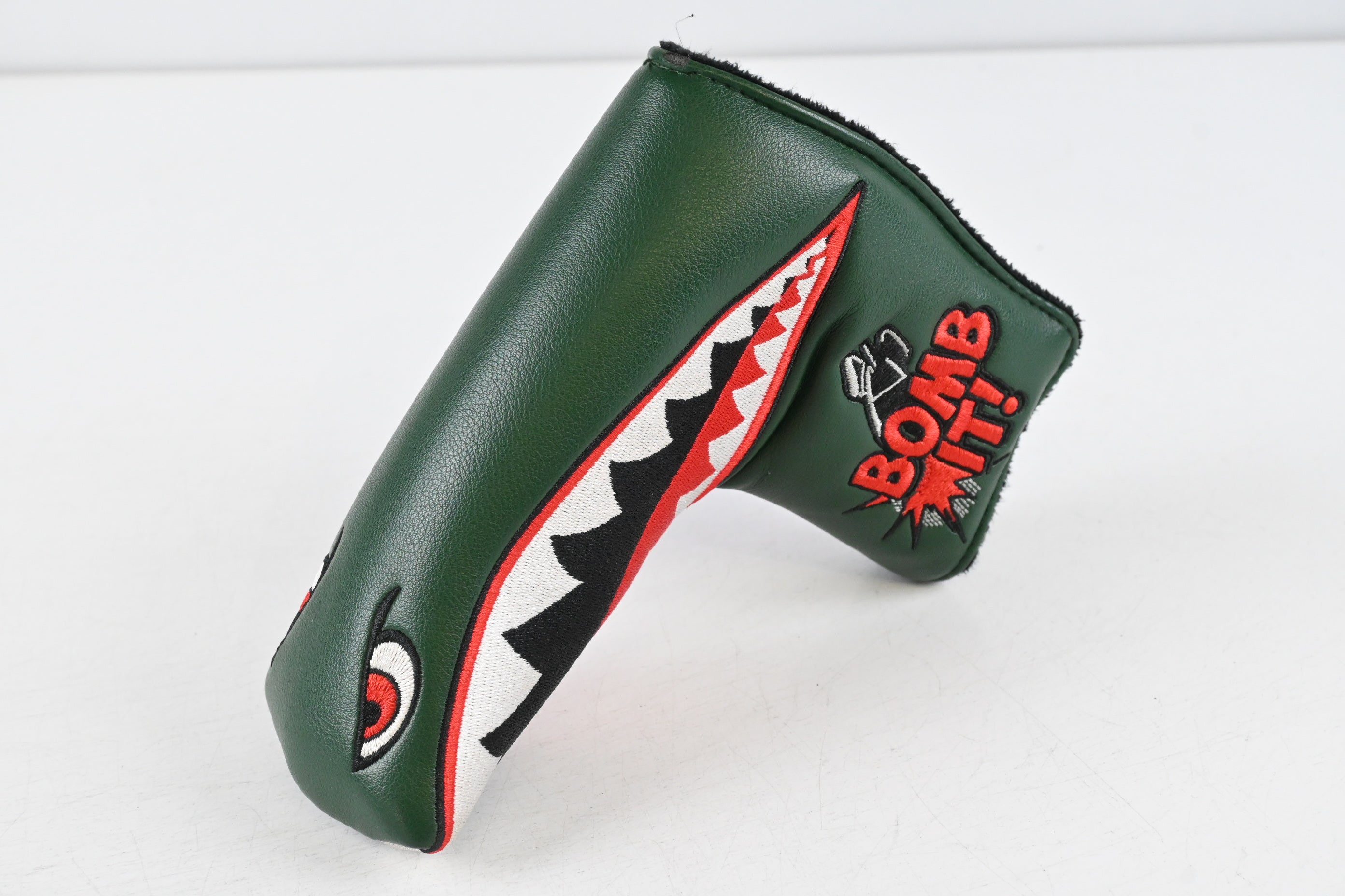 Odyssey White Hot Centre Shafted Putter / 33 Inch