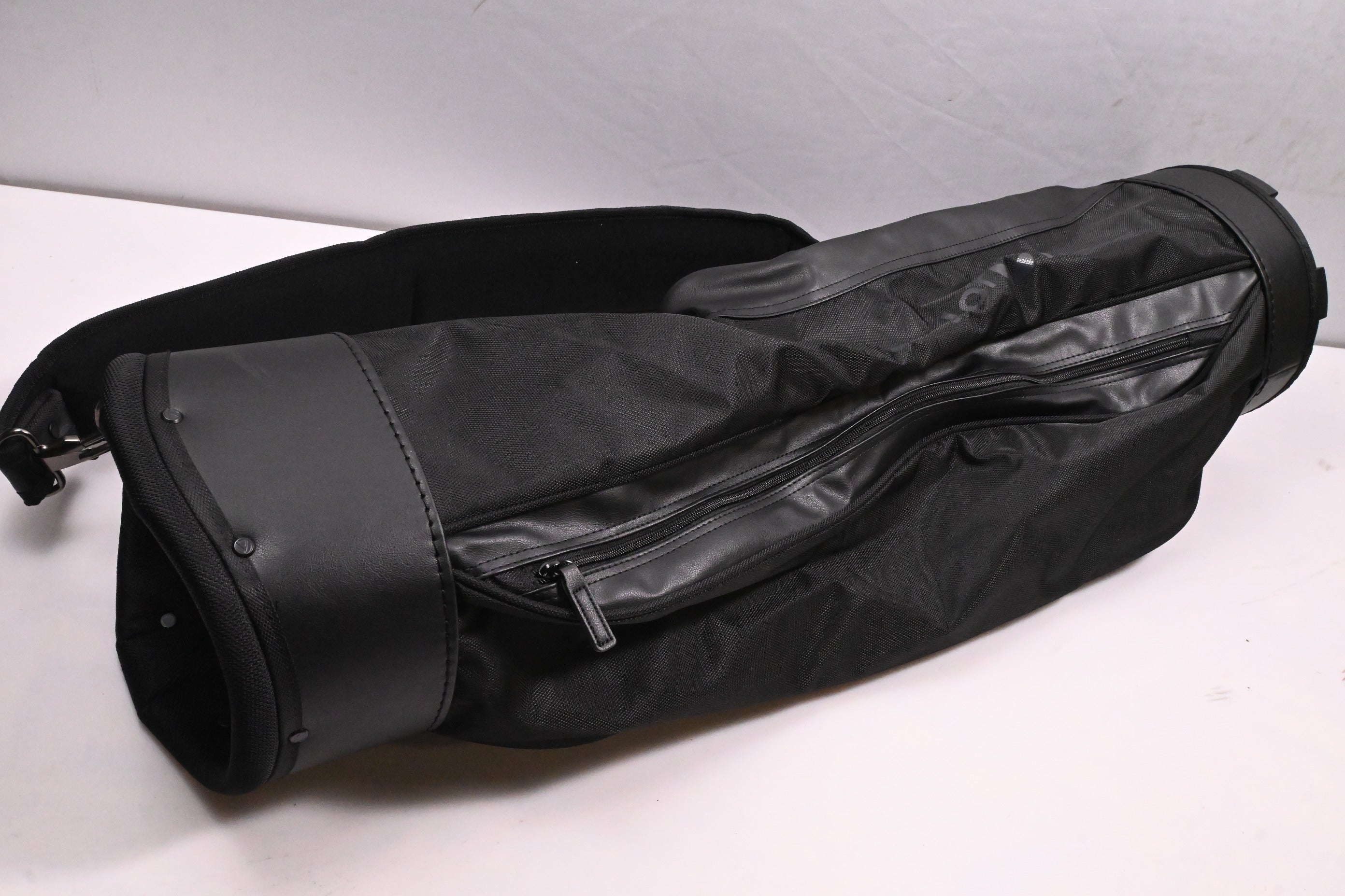 Taylormade Short Course Pencil Bag / 3-Way Divider / Black