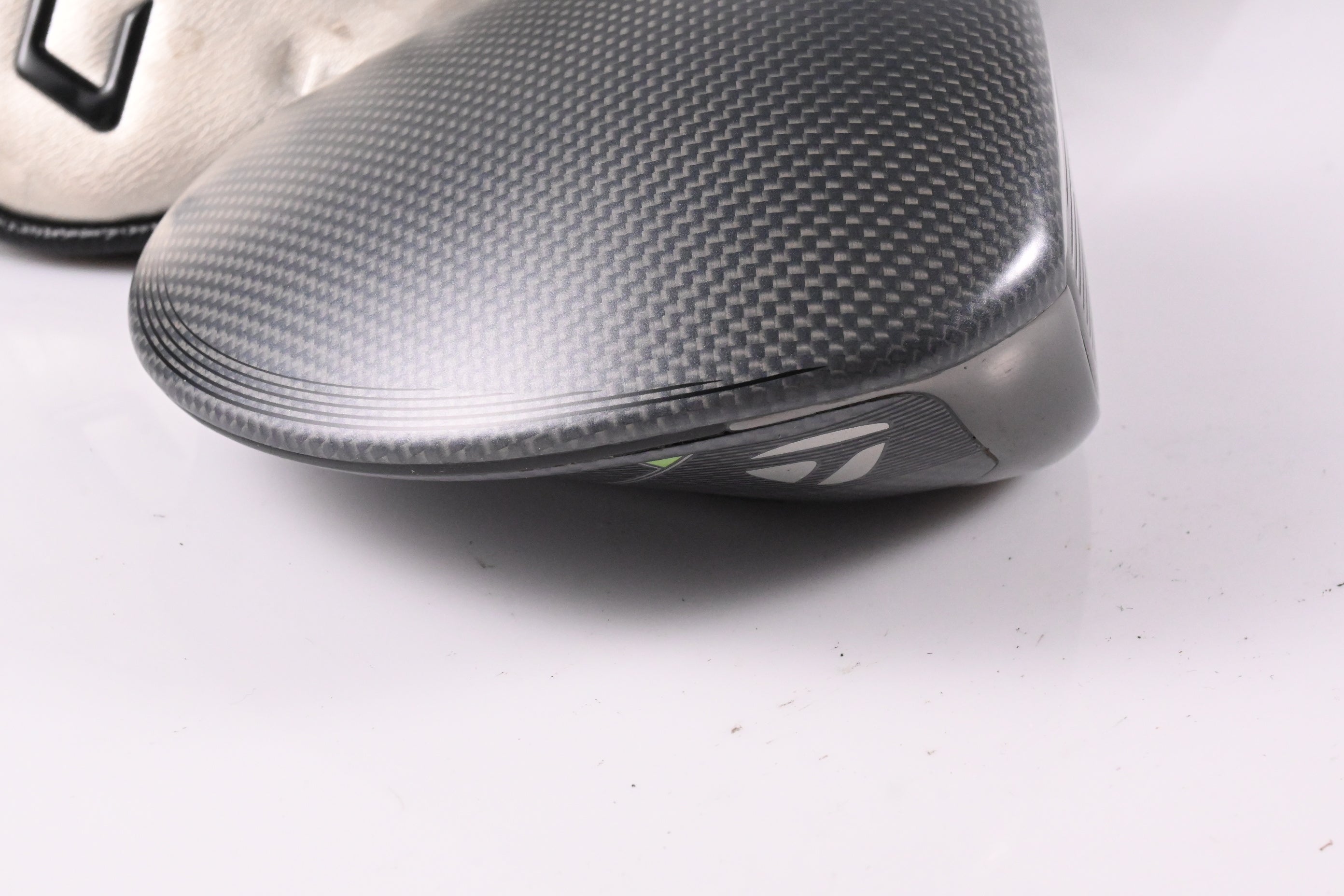 Taylormade Qi35 Driver / 9 Degree / Stiff Flex Kai'li Dark Waves White 60 Shaft