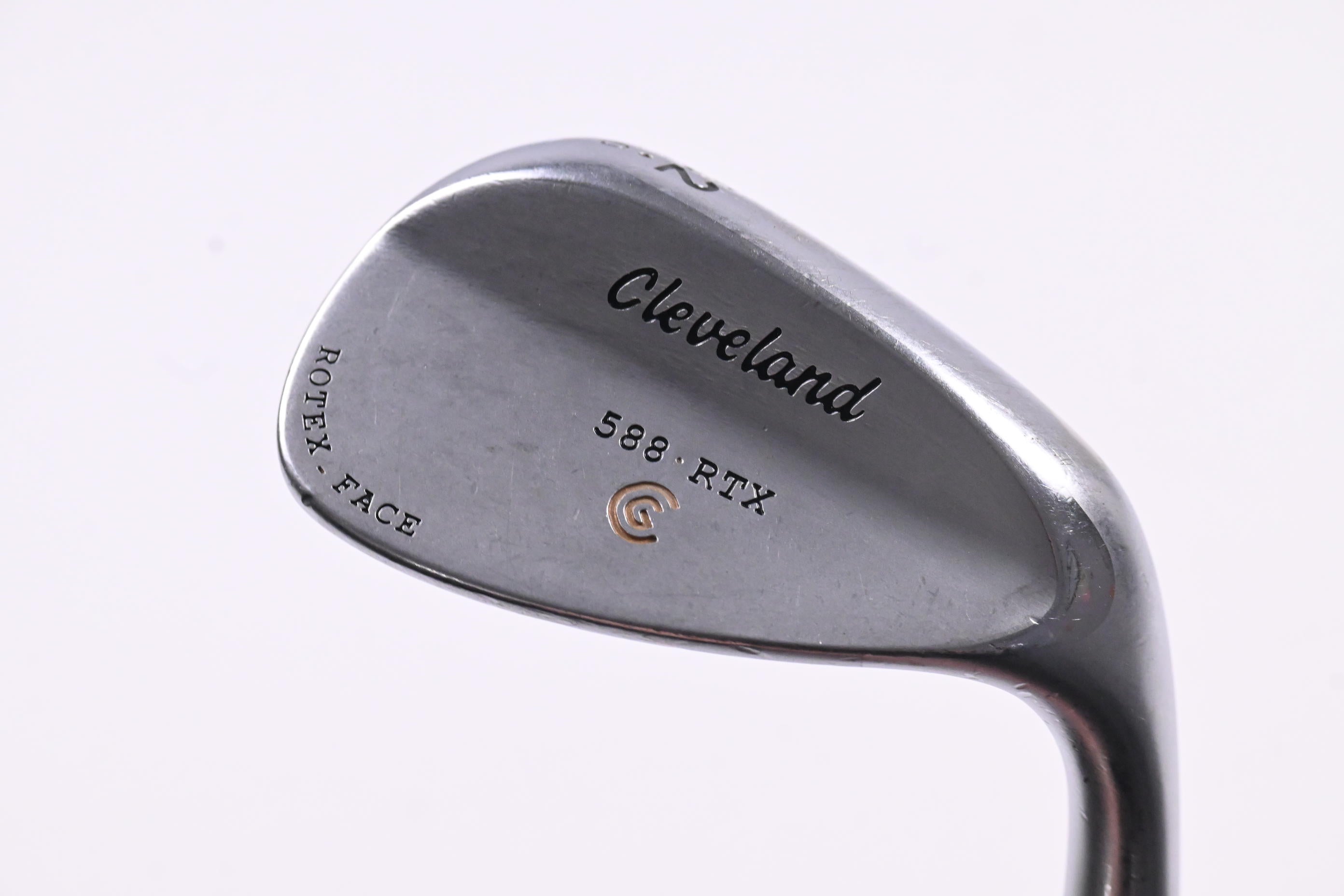 Cleveland 588 RTX Gap Wedge / 52 Degree / Wedge Flex Dynamic Gold Shaft