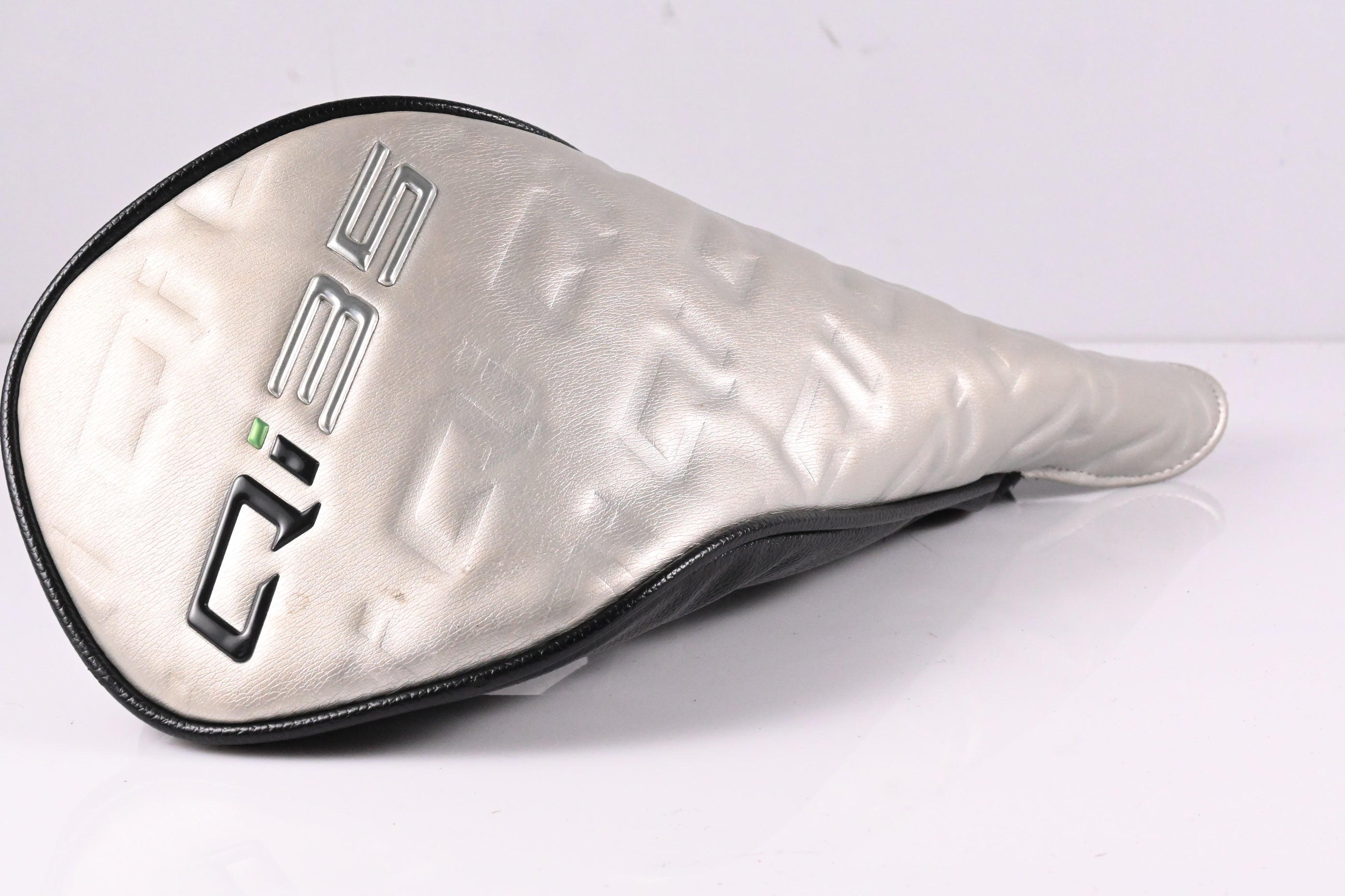 Taylormade Qi35 Driver / 9 Degree / Stiff Flex Kai'li Dark Waves White 60 Shaft