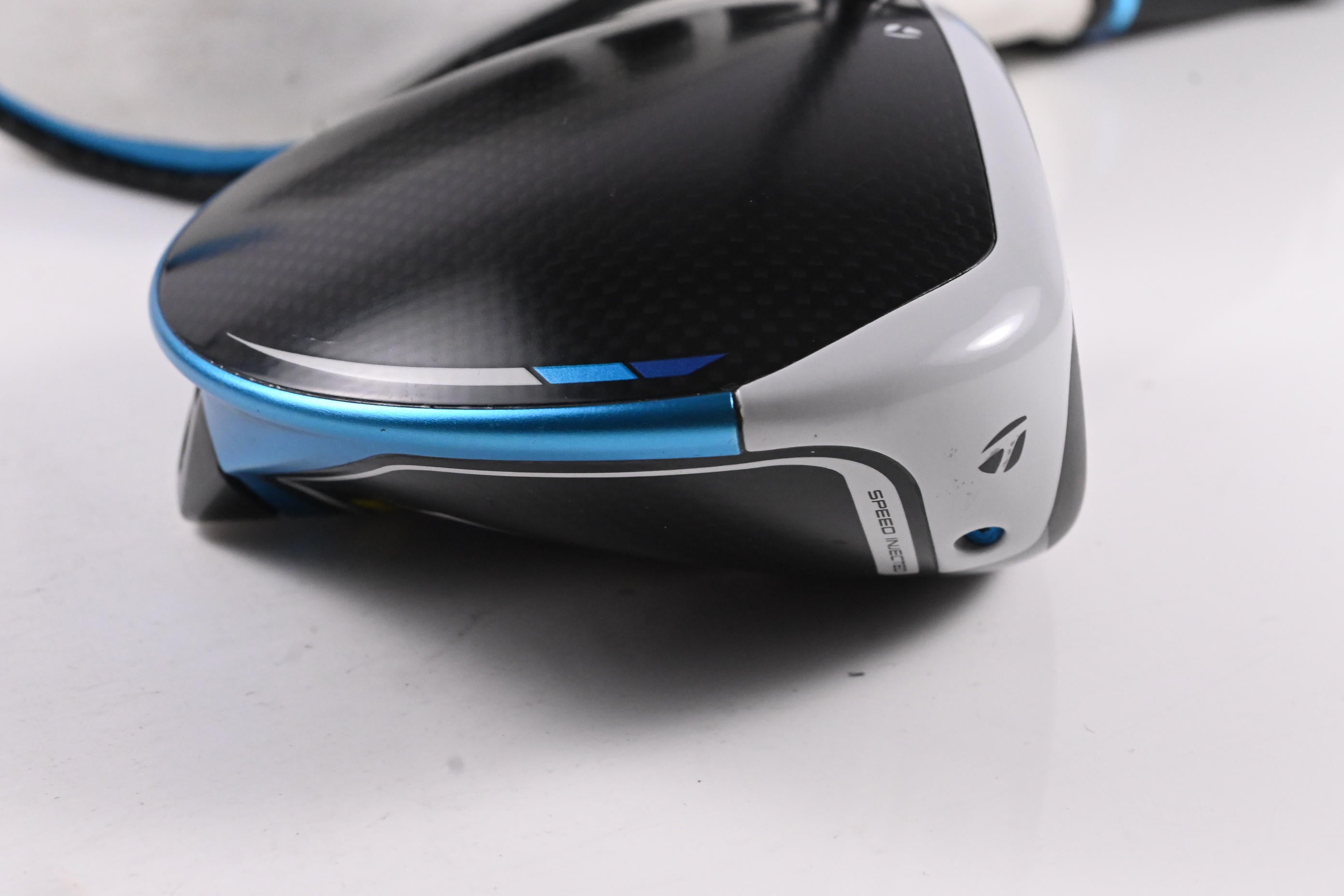 Taylormade SIM2 Max D Driver / 9 Degree / Stiff Flex Kai'li Dark Waves White 60