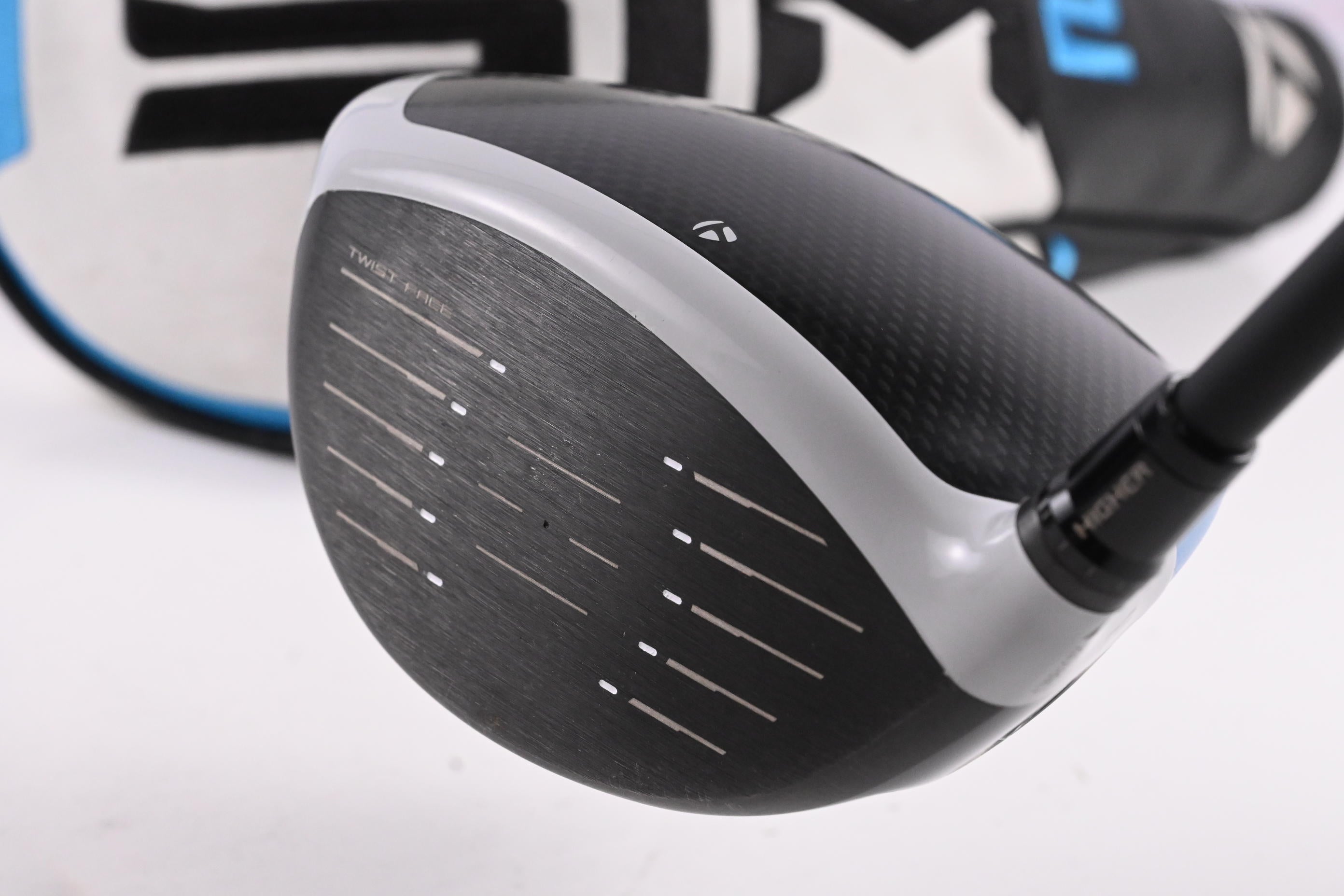 Taylormade SIM2 Max D Driver / 9 Degree / Stiff Flex Kai'li Dark Waves White 60