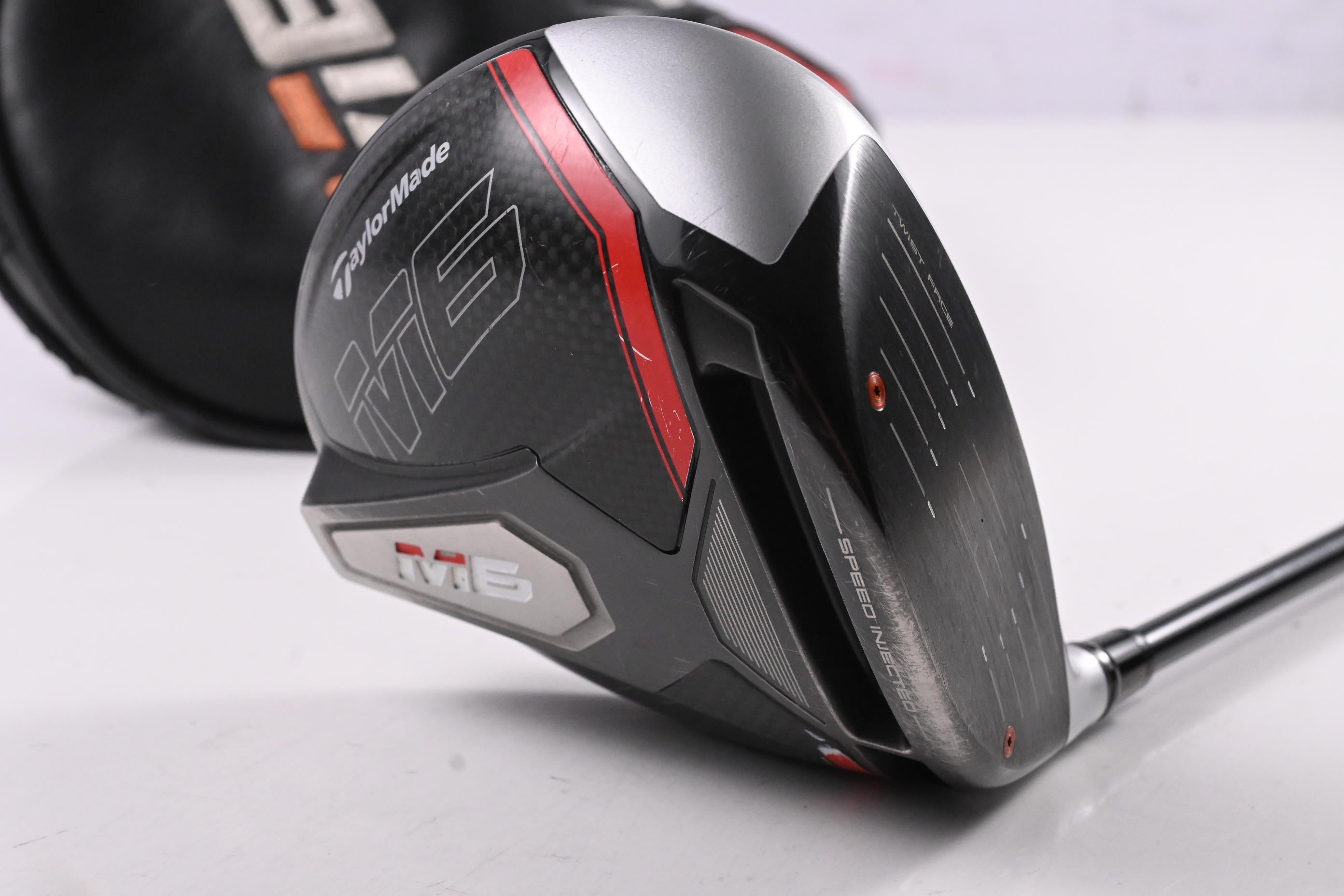 Taylormade M6 Driver / 10.5 Degree / Regular Flex Fujikura Atmos Orange 5 Shaft