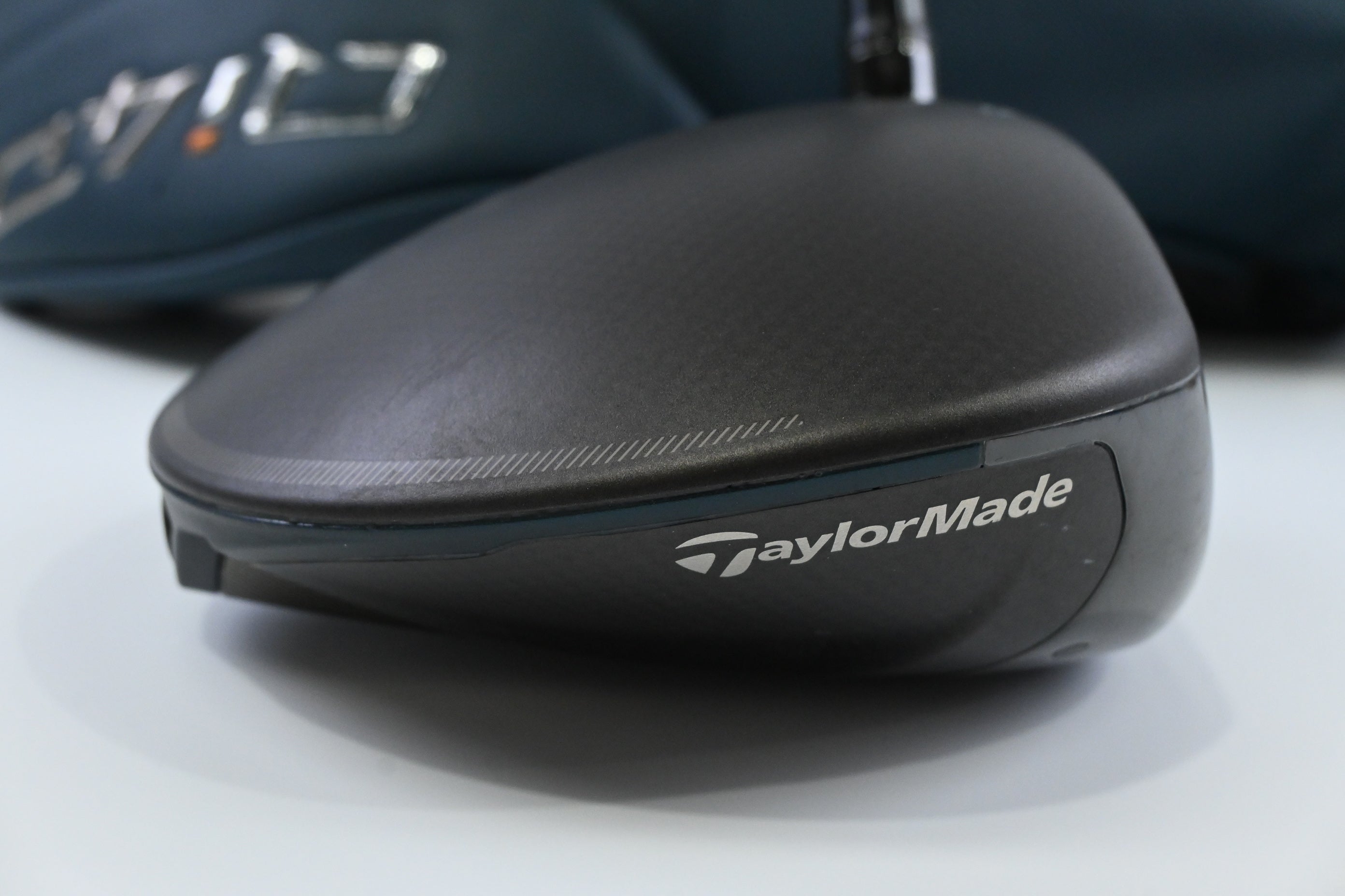 Taylormade Qi4D Driver / 9 Degree / Regular Flex Reax Blue 60 Shaft