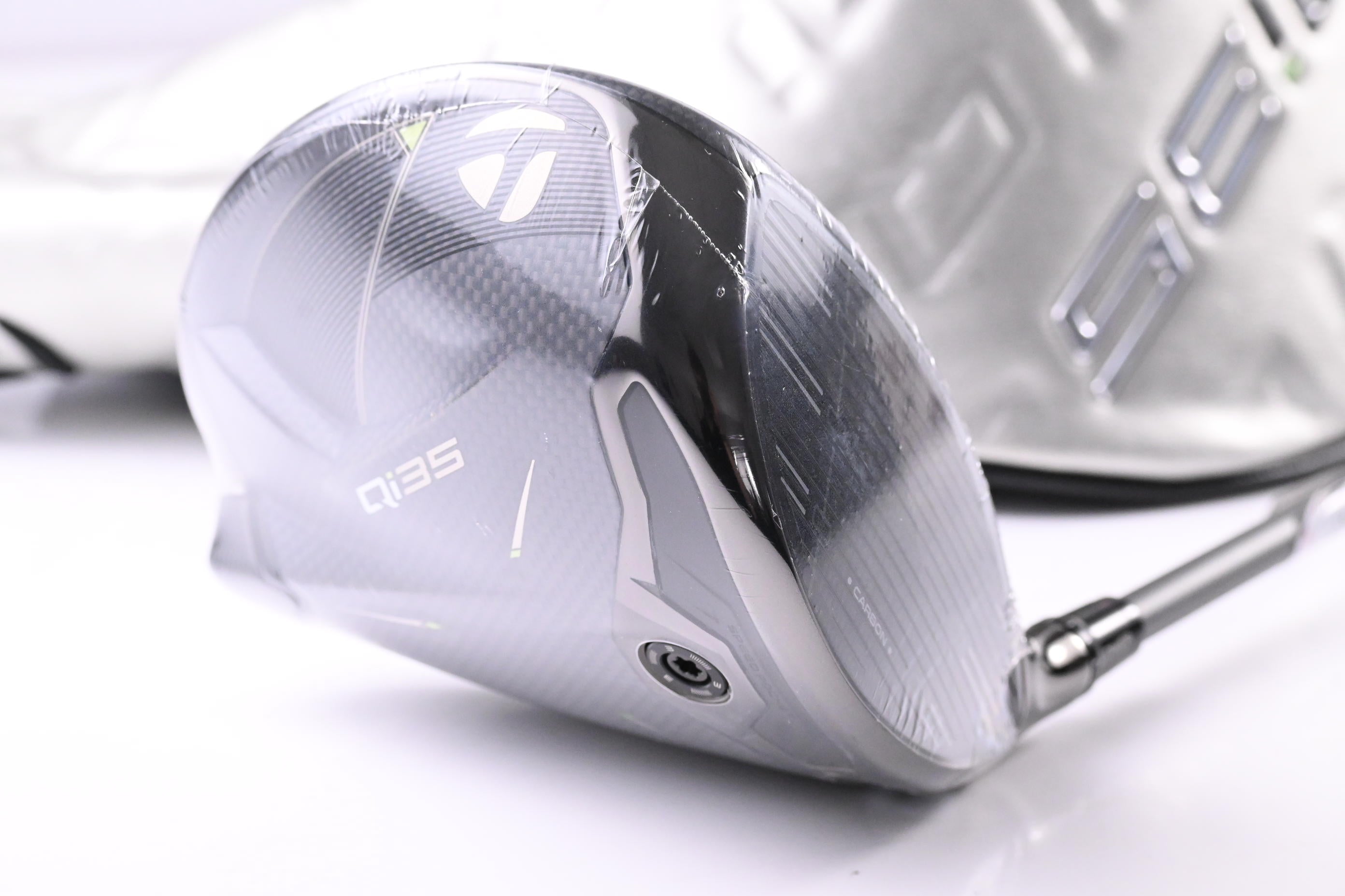 Taylormade Qi35 Driver / 10.5 Degree / Regular Flex Fujikura Air Speeder 50