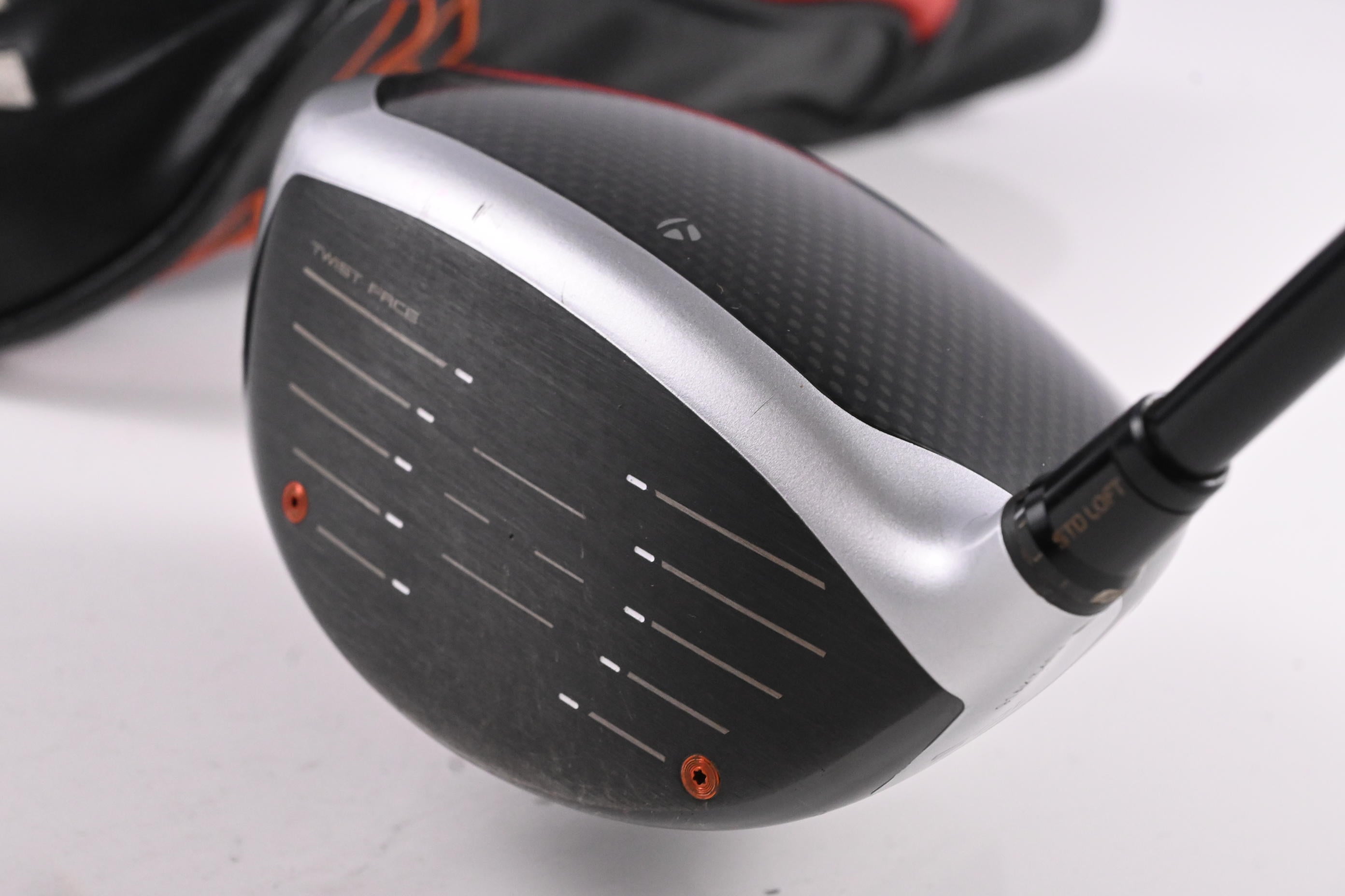 Taylormade M6 Driver / 10.5 Degree / Regular Flex Fujikura Atmos Orange 5 Shaft