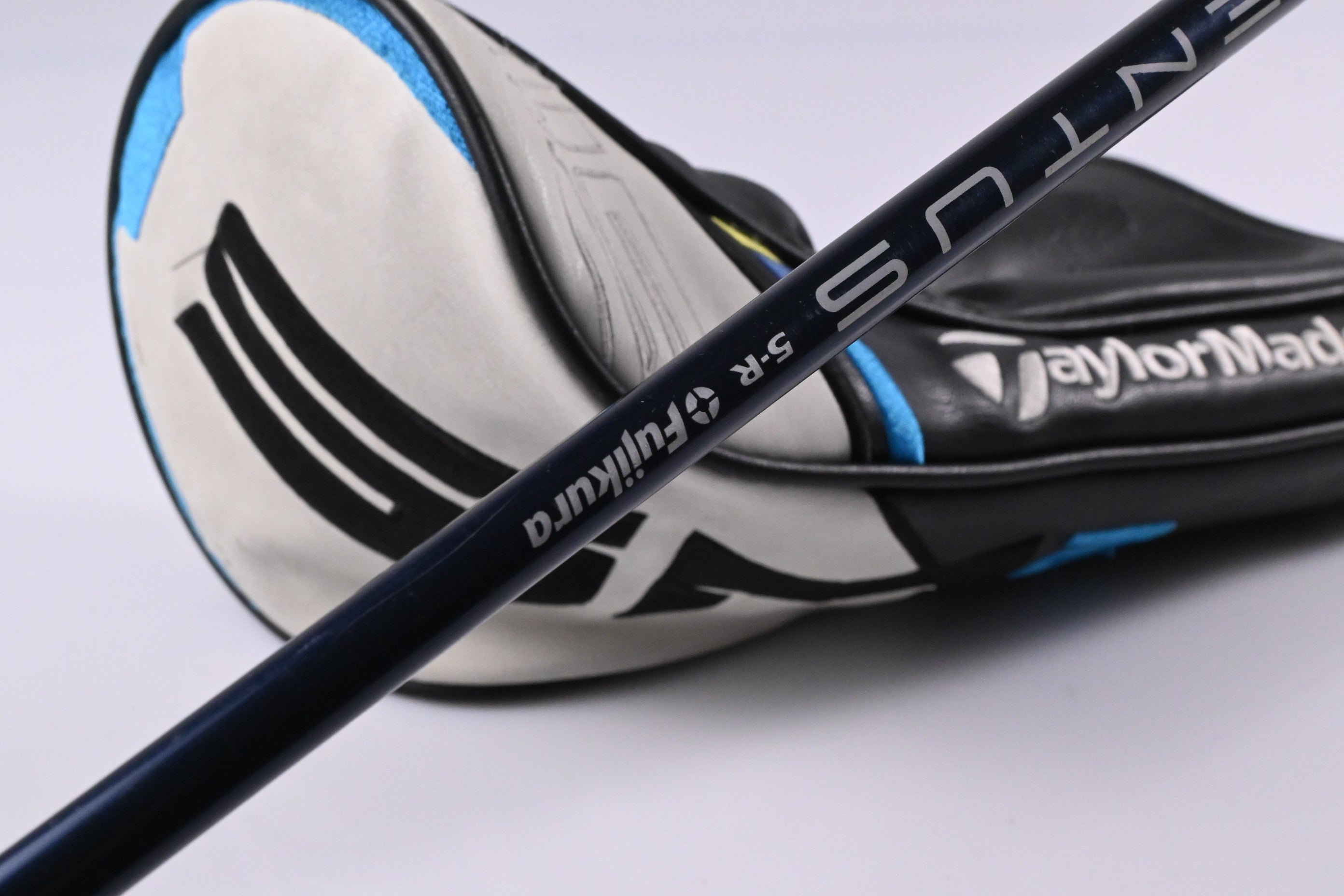 Taylormade SIM2 Max Driver / 10.5 Degree / Regular Flex Ventus Blue 5 Shaft