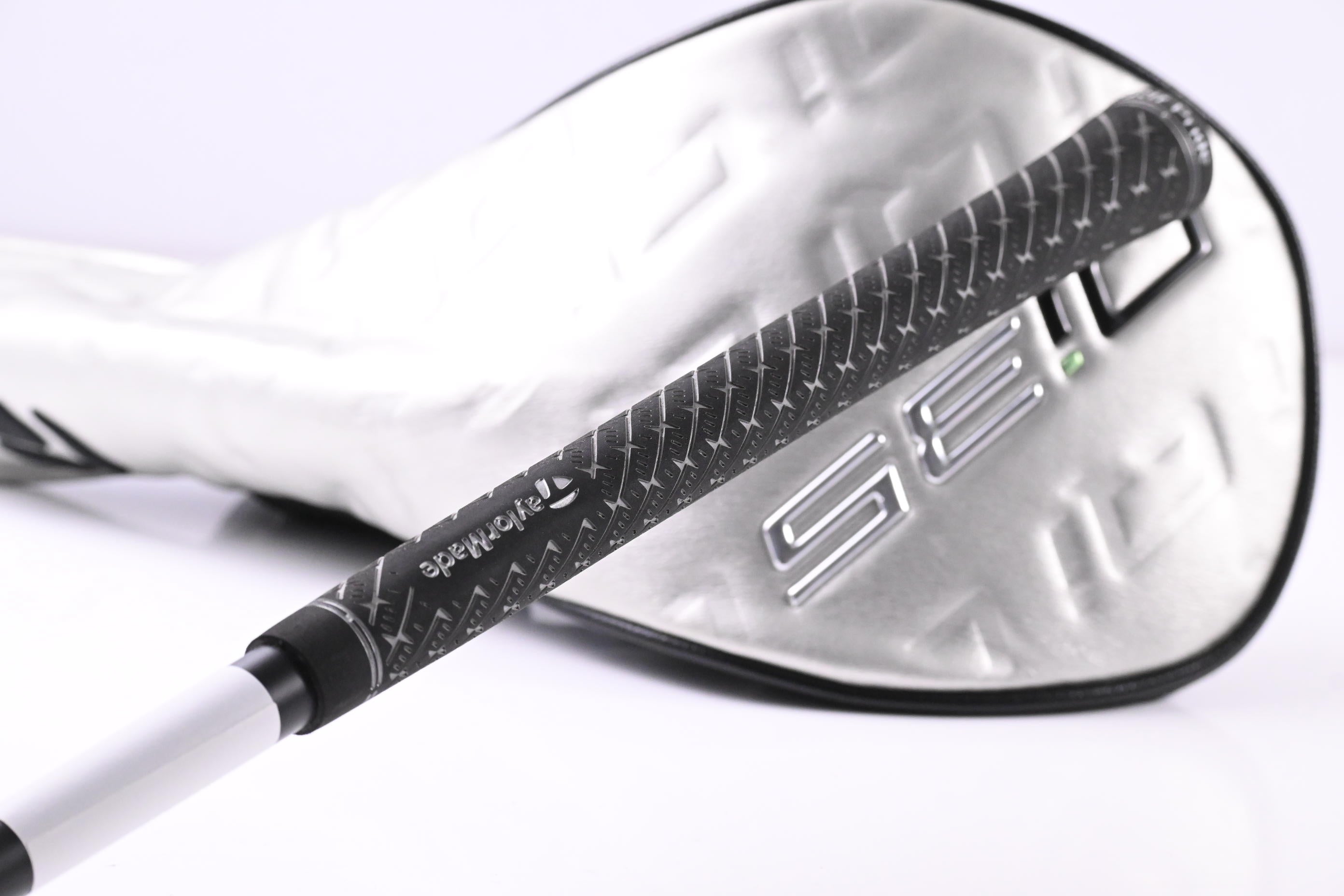 Taylormade Qi35 Driver / 10.5 Degree / Regular Flex Fujikura Air Speeder 50