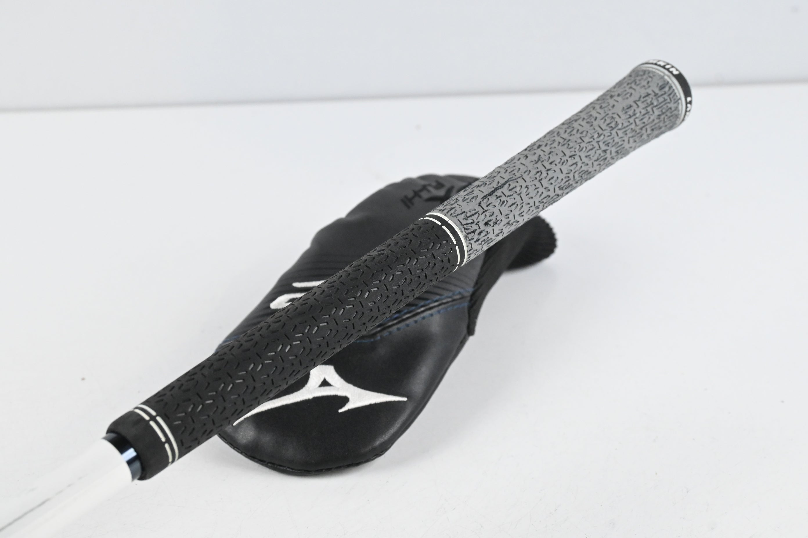 Mizuno JPX 925 Fli-Hi #5 Hybrid / 22 Degree / Regular Flex UST Recoil ESX Dart