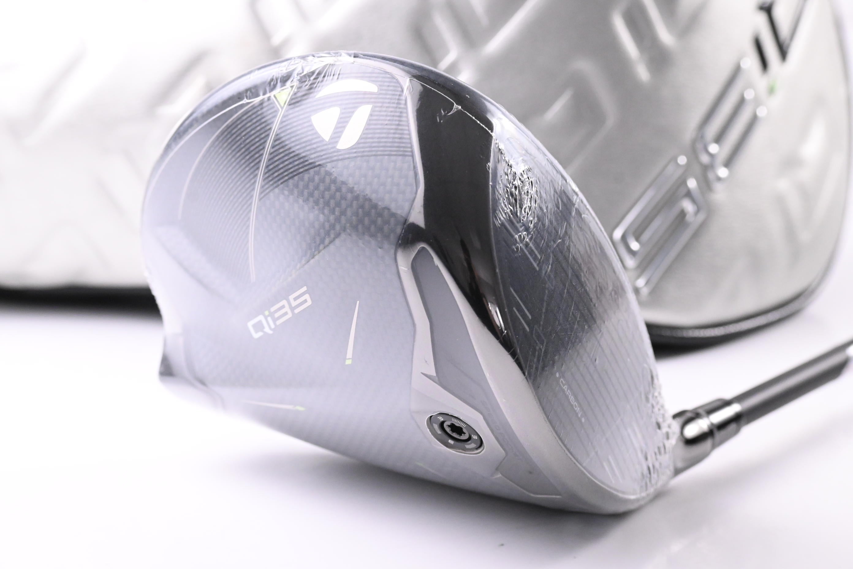 Taylormade Qi35 Driver / 10.5 Degree / Regular Flex Fujikura Ventus Blue 5 Shaft