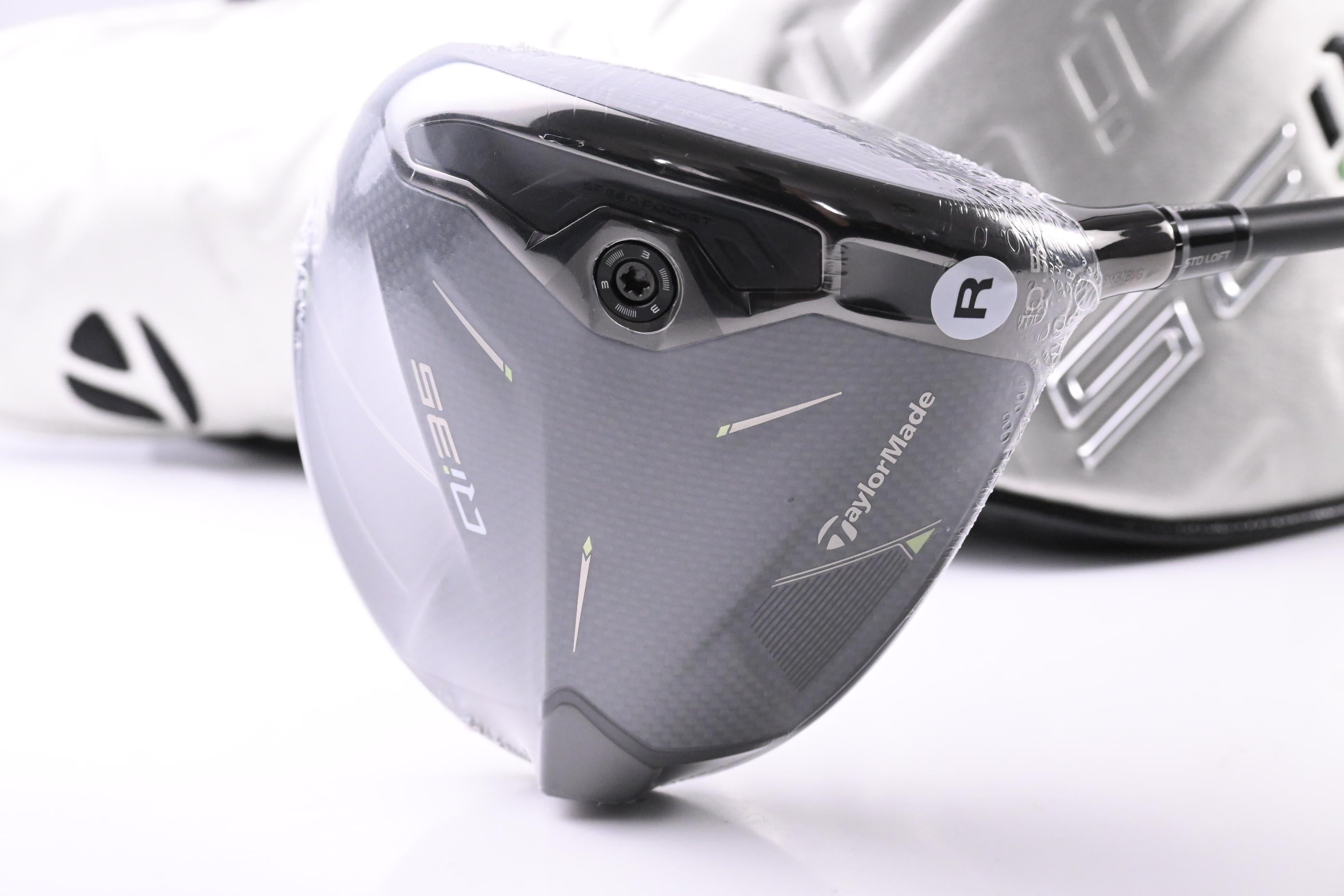 Taylormade Qi35 Driver / 10.5 Degree / Regular Flex Fujikura Ventus Blue 5 Shaft