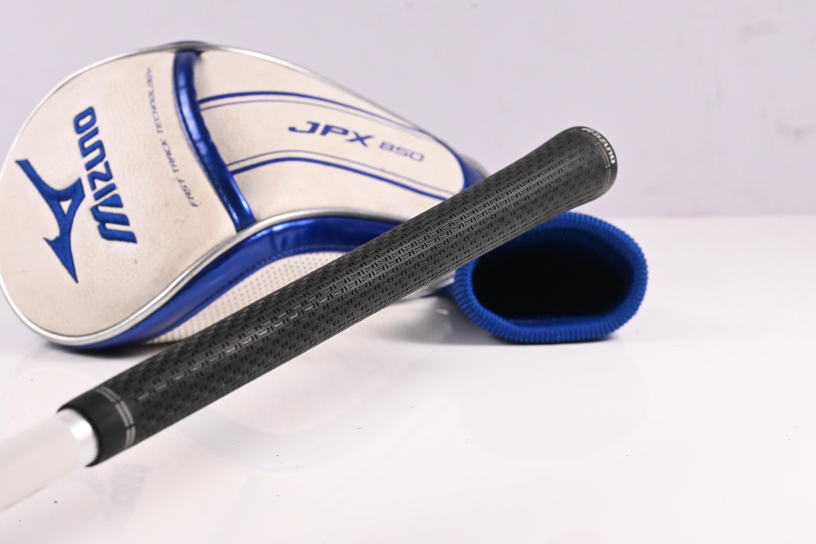 Mizuno JPX 850 Driver / 10.5 Degree / Stiff Flex Fujikura Mizuno Orochi 60 Shaft