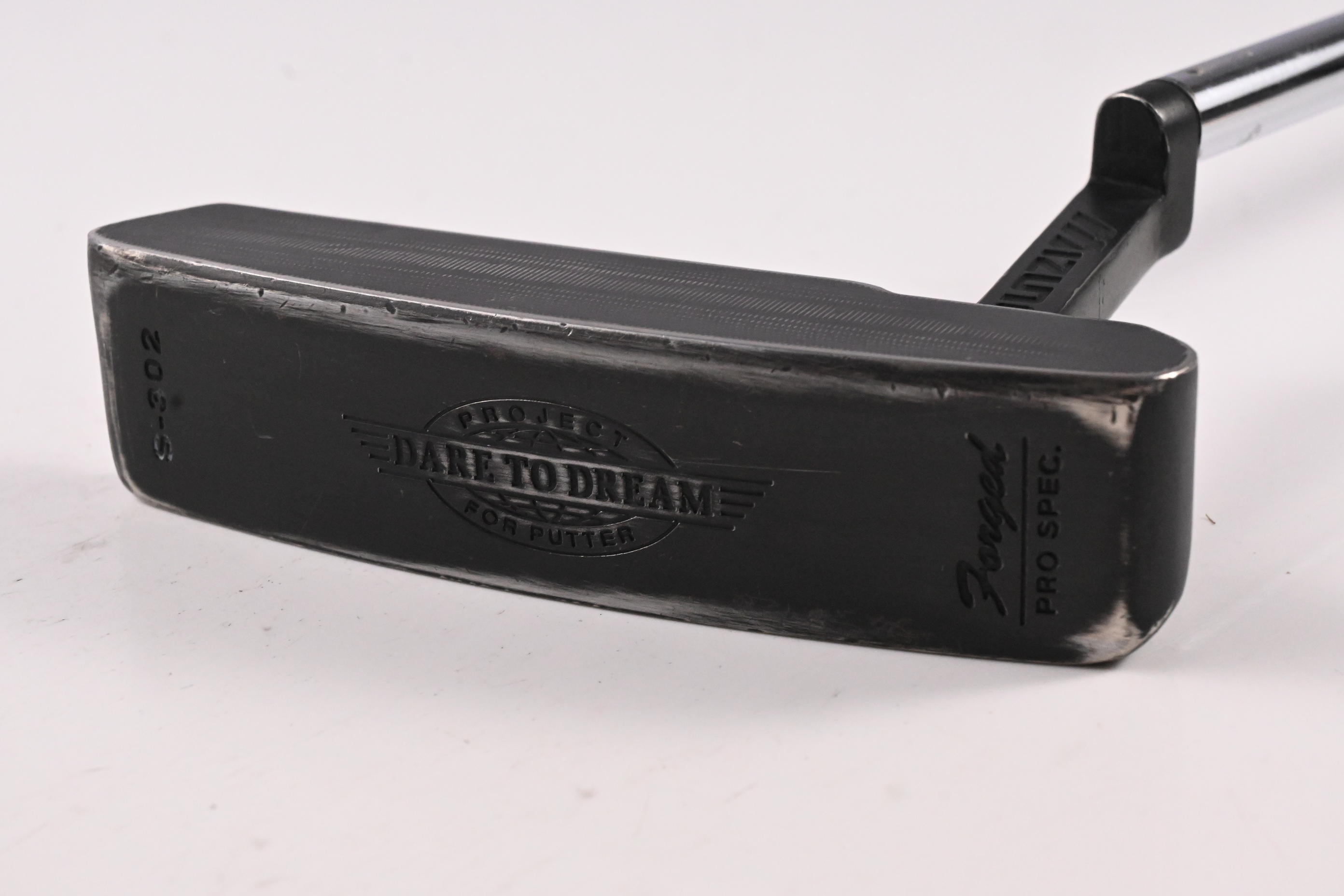 Mizuno Dare To Dream Putter / 33 Inch