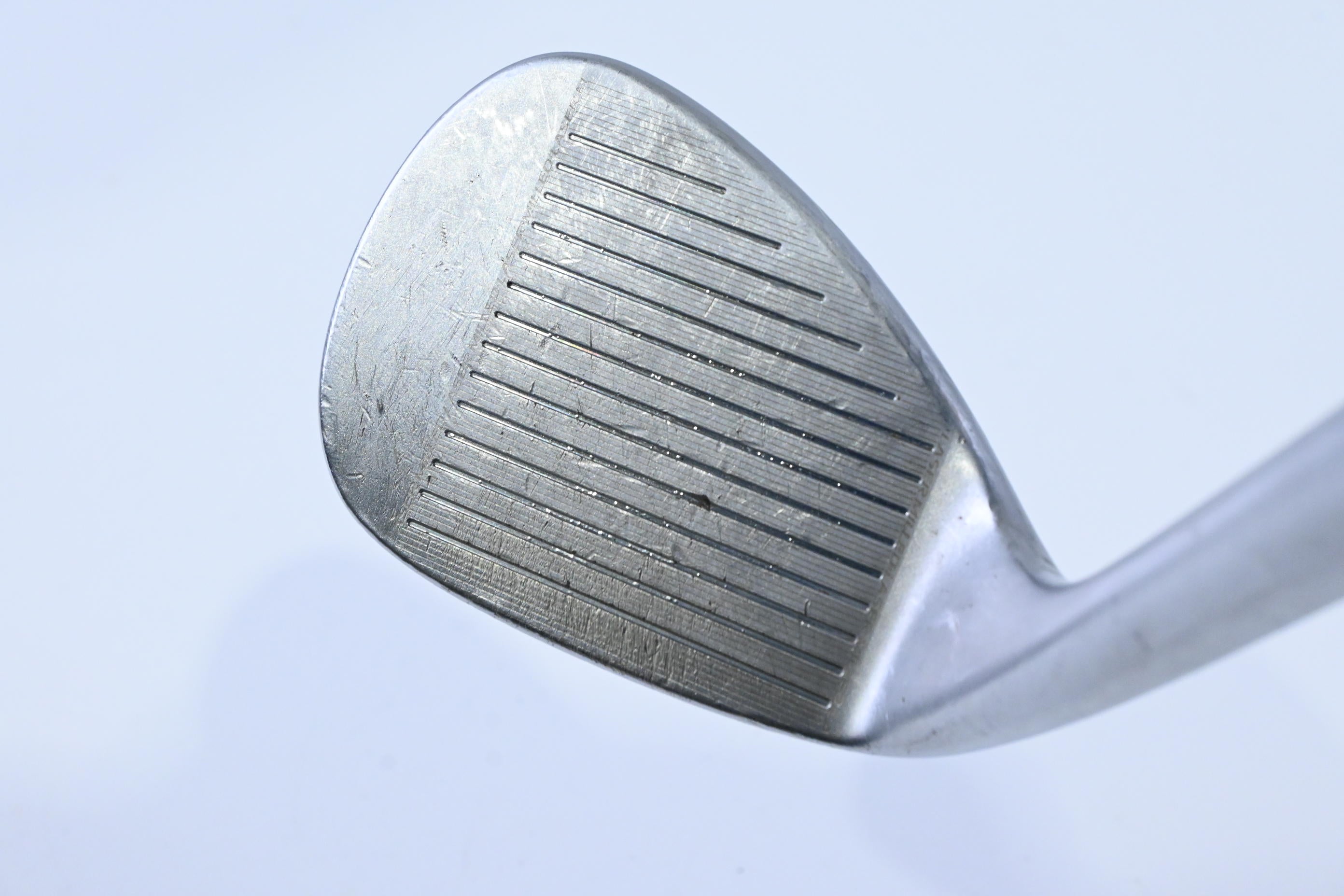 Cleveland 588 Precision Forged Sand Wedge / 56 Degree / Wedge Flex Tour Concept