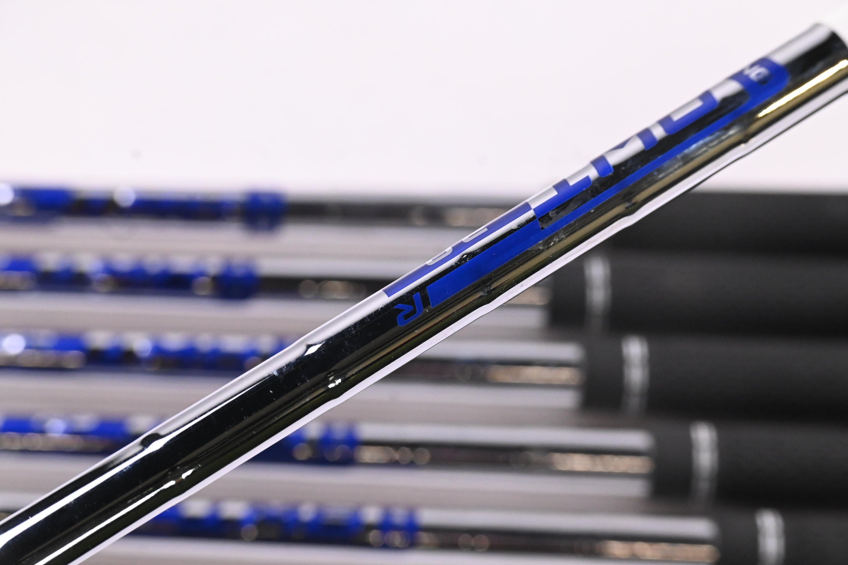 Ping i530 Irons / 6-PW+GW / Blue Dot / Regular Flex Ping AWT 2.0 Shafts