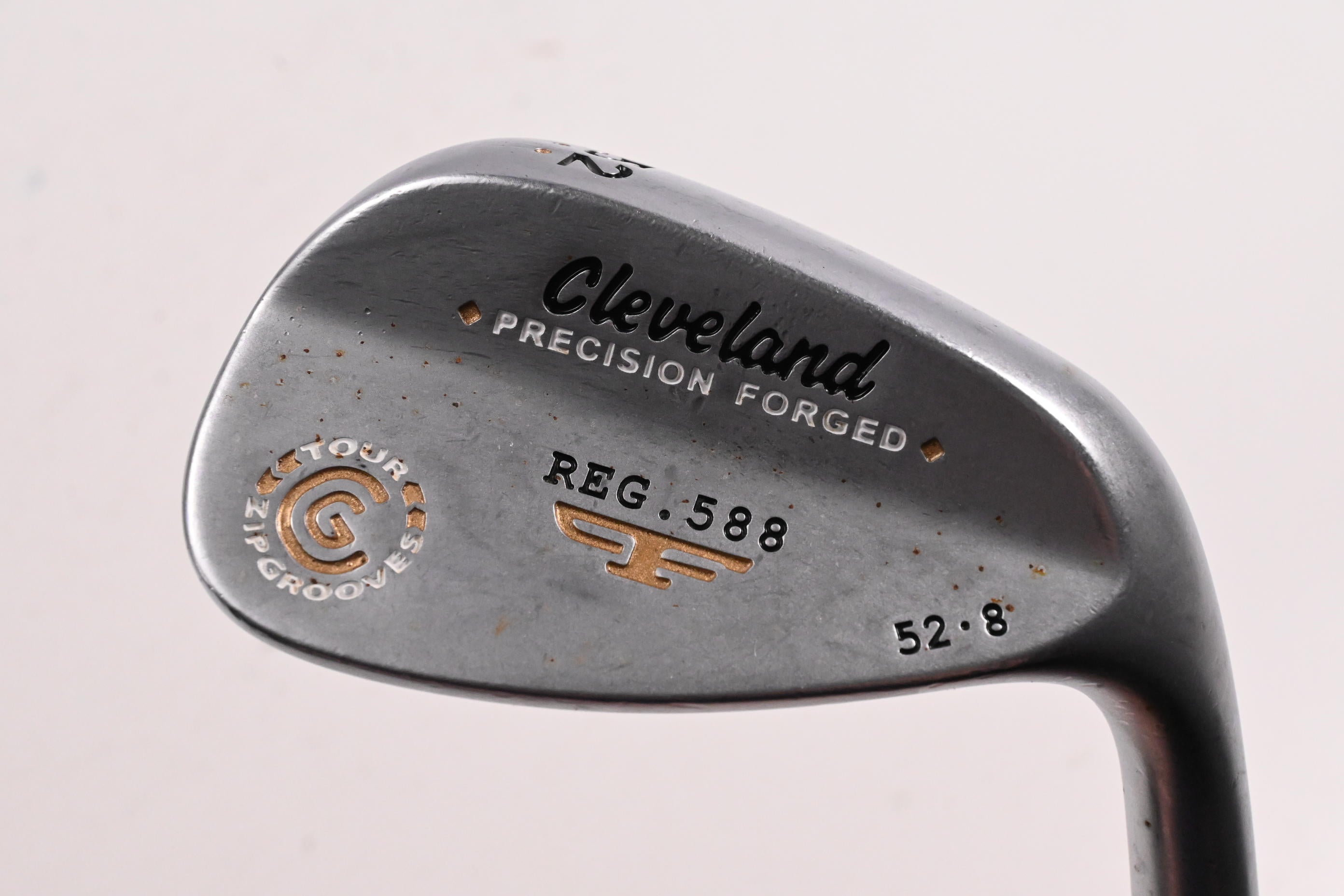 Cleveland 588 Precision Forged Gap Wedge / 52 Degree / Wedge Flex Tour Concept