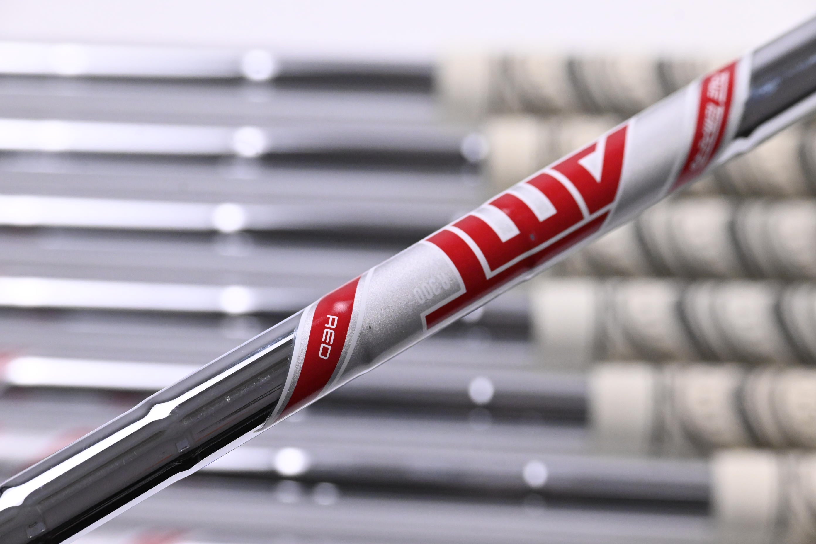 Titleist 718 AP1 Irons / 4-PW+48° / Regular Flex AMT Red R300 Shafts