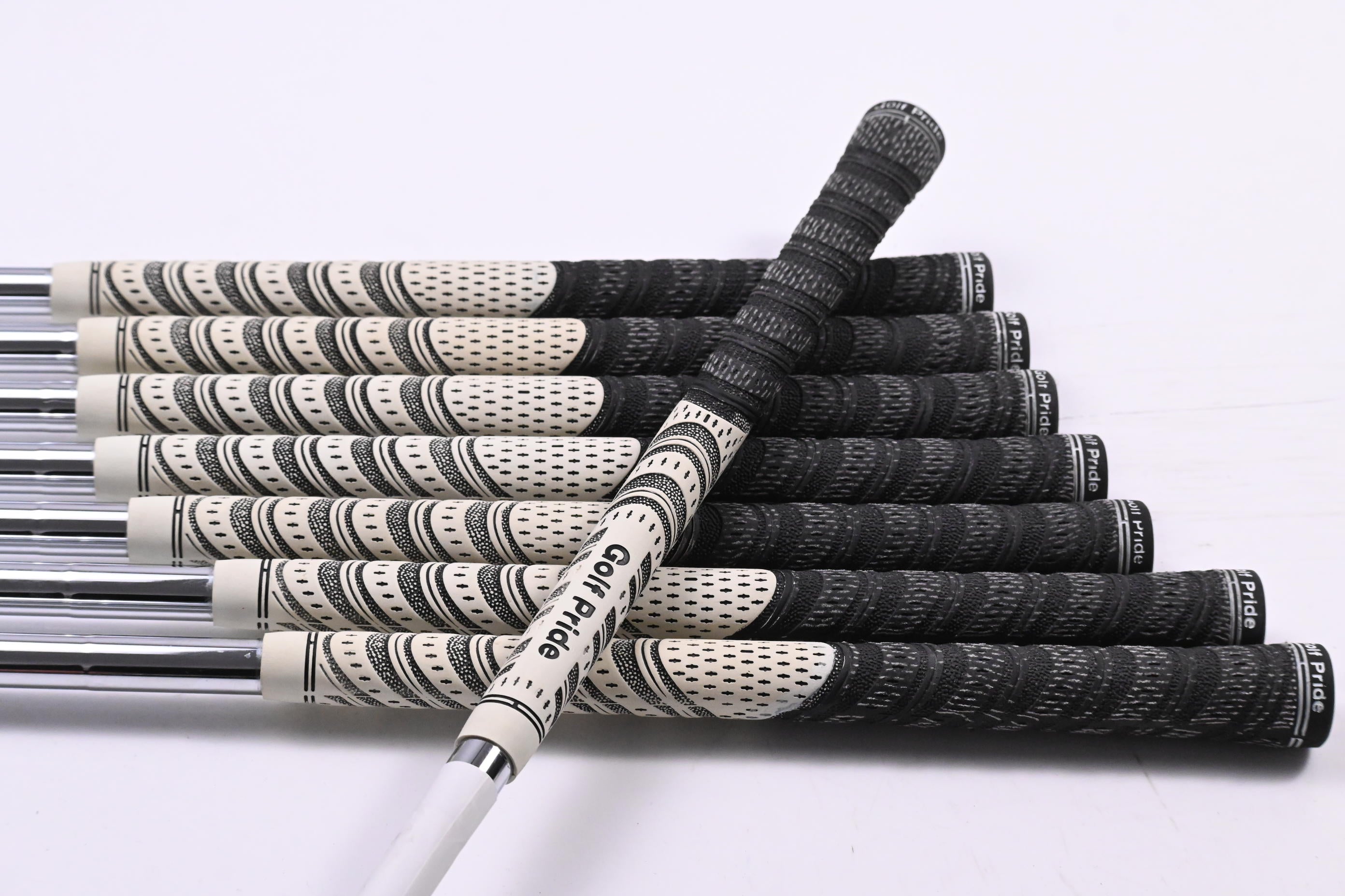 Titleist 718 AP1 Irons / 4-PW+48° / Regular Flex AMT Red R300 Shafts