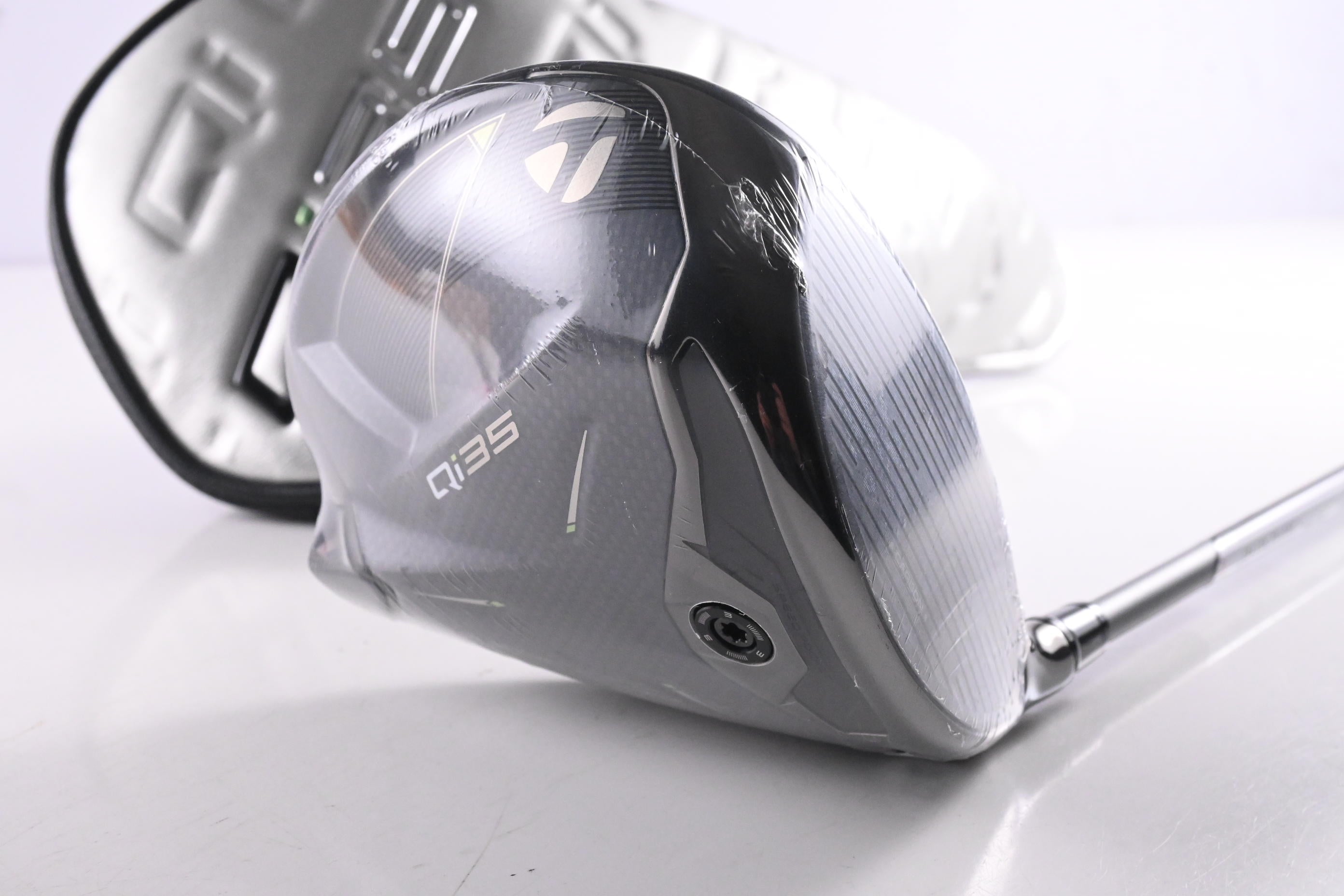 Taylormade Qi35 Driver / 10.5 Degree / Regular Flex Air Speeder 50 Shaft
