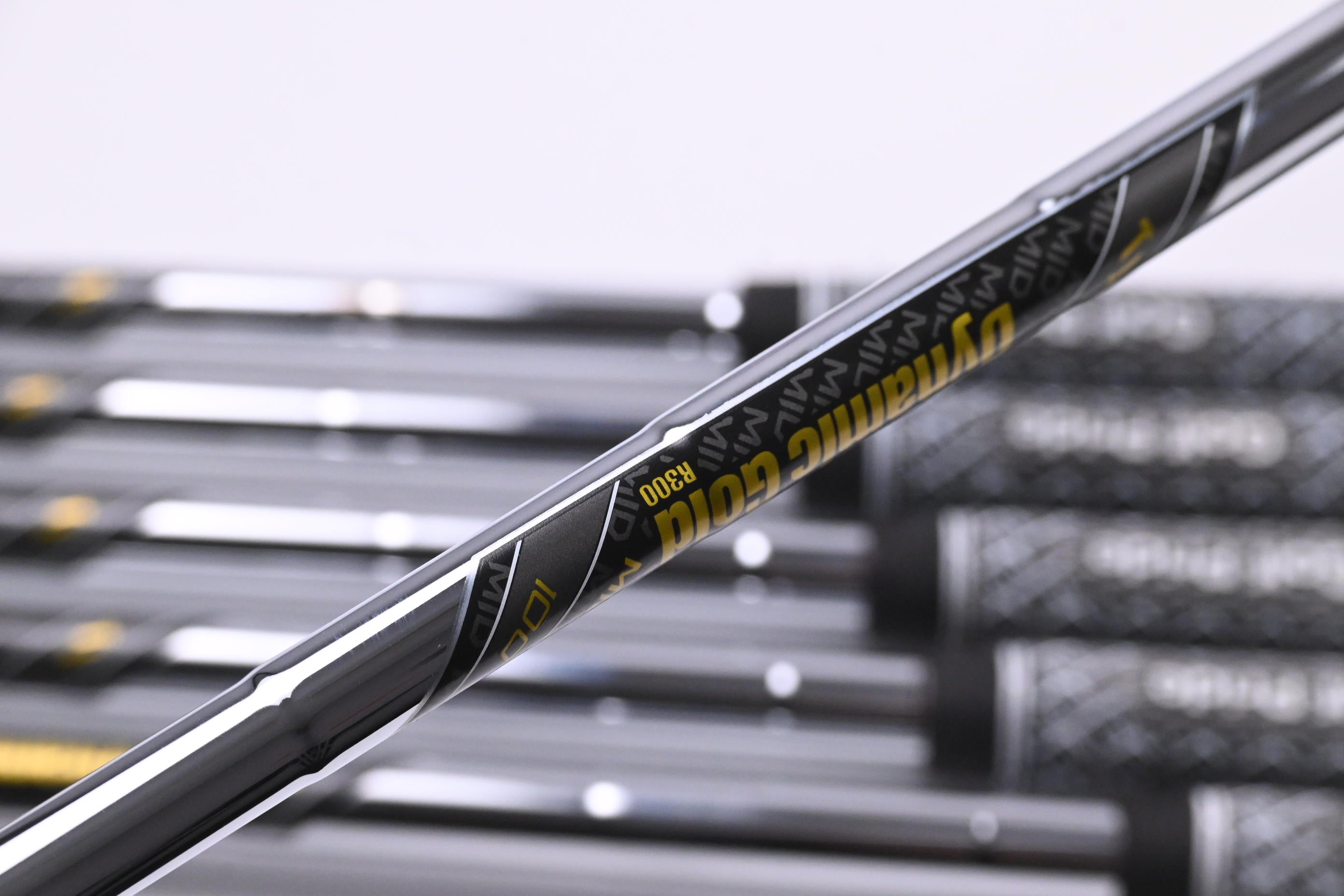 Srixon ZXi4 Irons / 5-PW / Regular Flex Dynamic Gold Mid 100 R300 Shafts