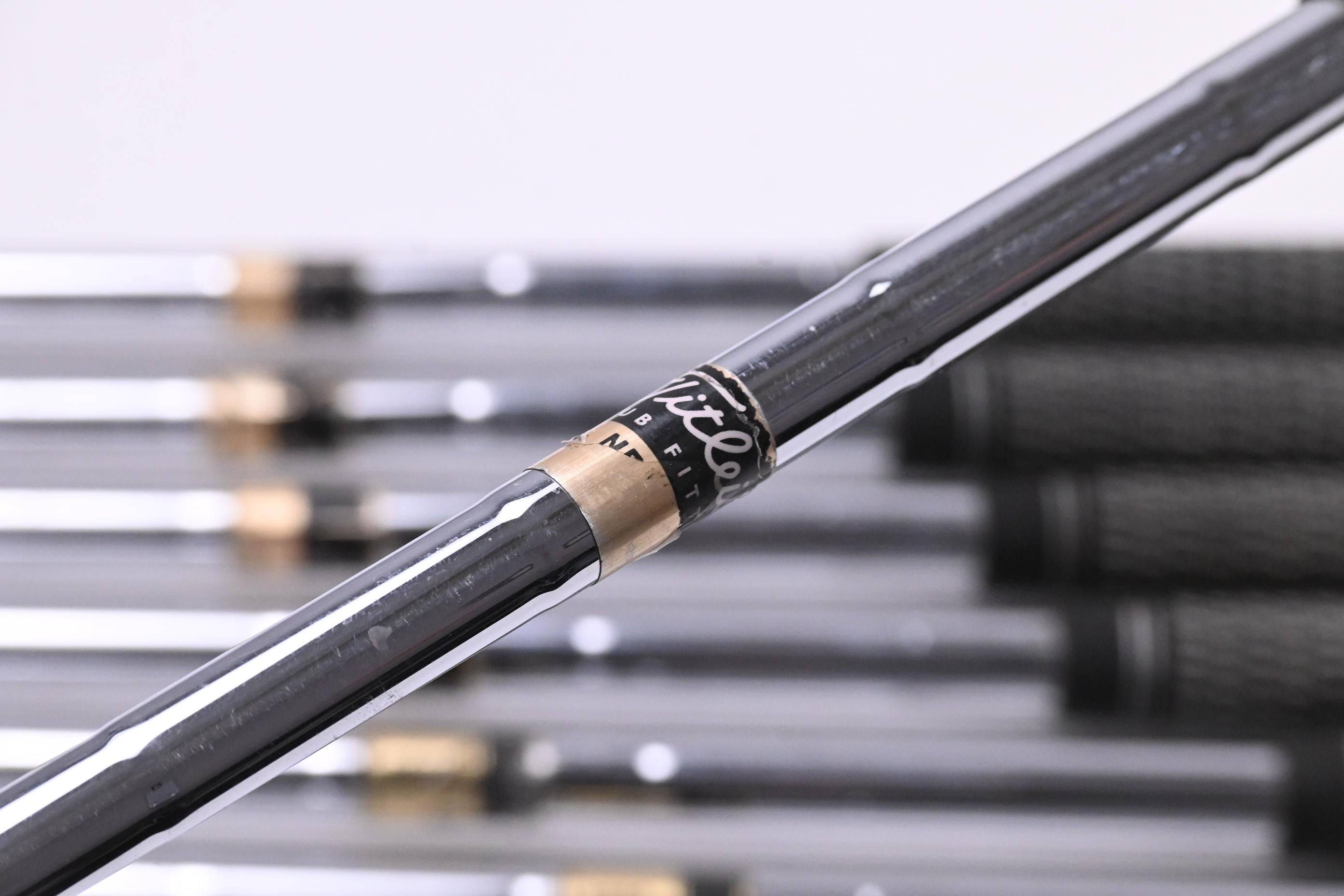 Titleist 735.CM Irons / 3-PW / Regular Flex Dynamic Gold R300 Shafts