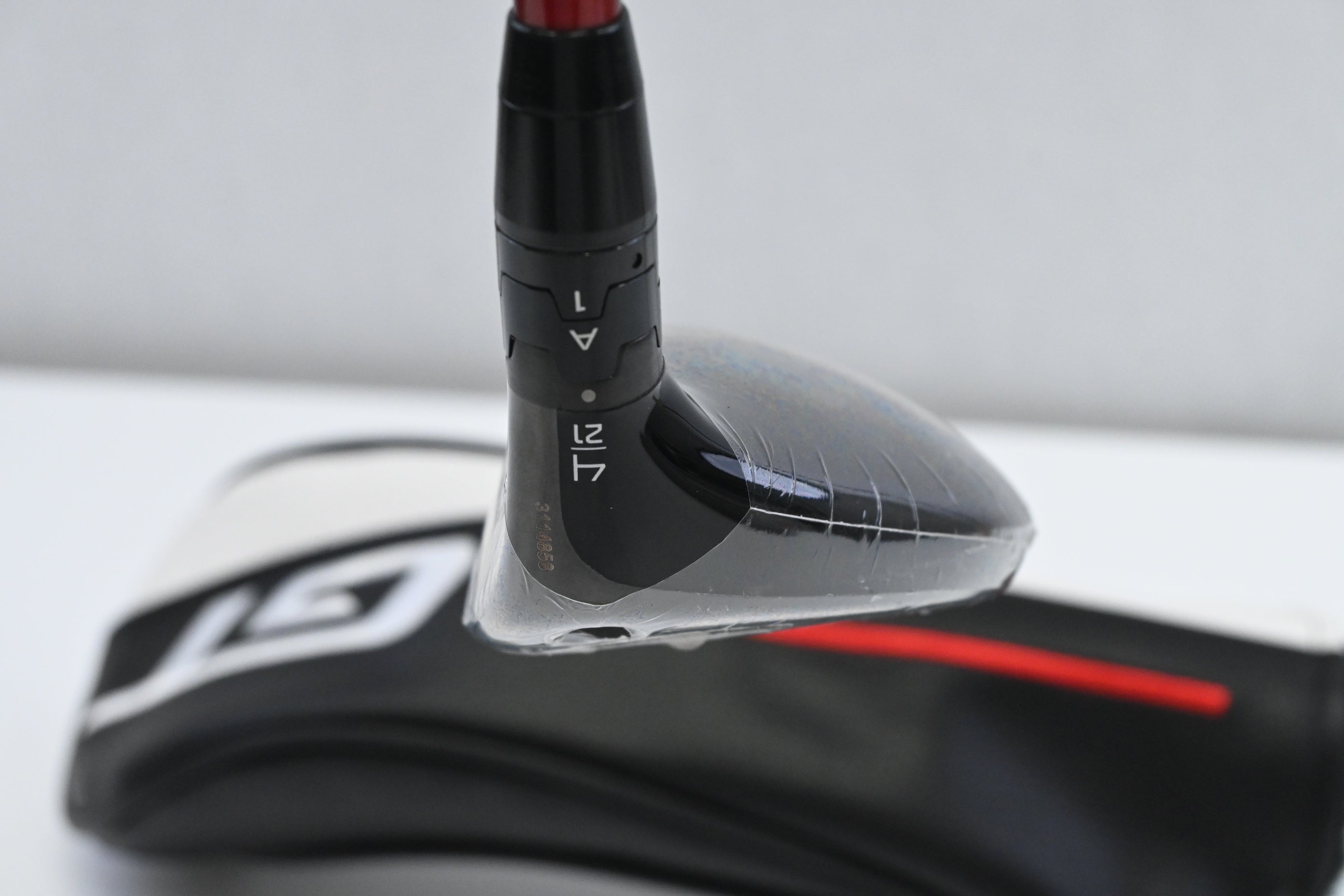 Titleist GT2 #4 Hybrid / 21 Degree / Regular Flex Denali Red 60 Shaft