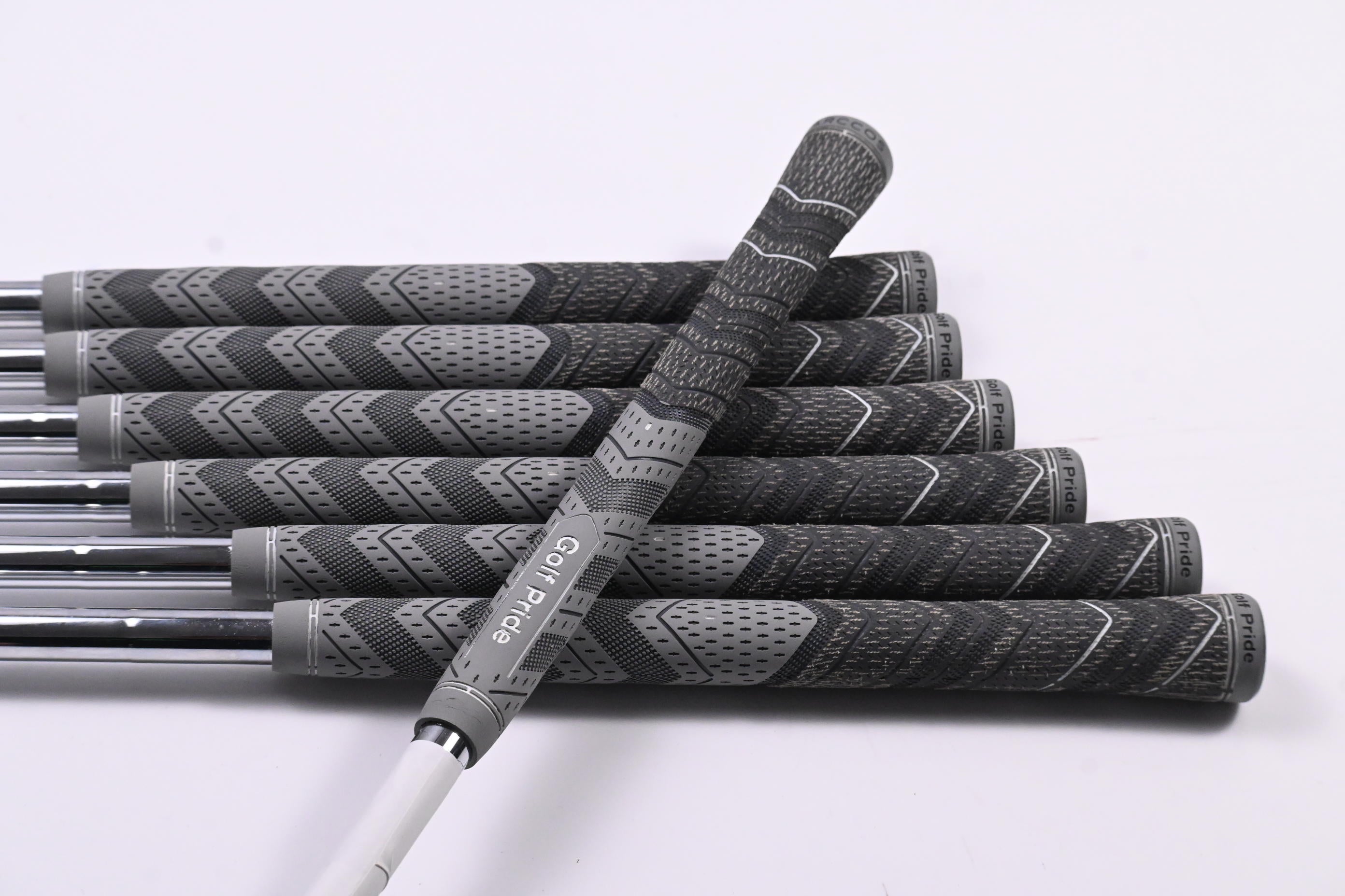 Taylormade SIM2 Max Irons / 4-PW / Regular Flex Steel Shafts