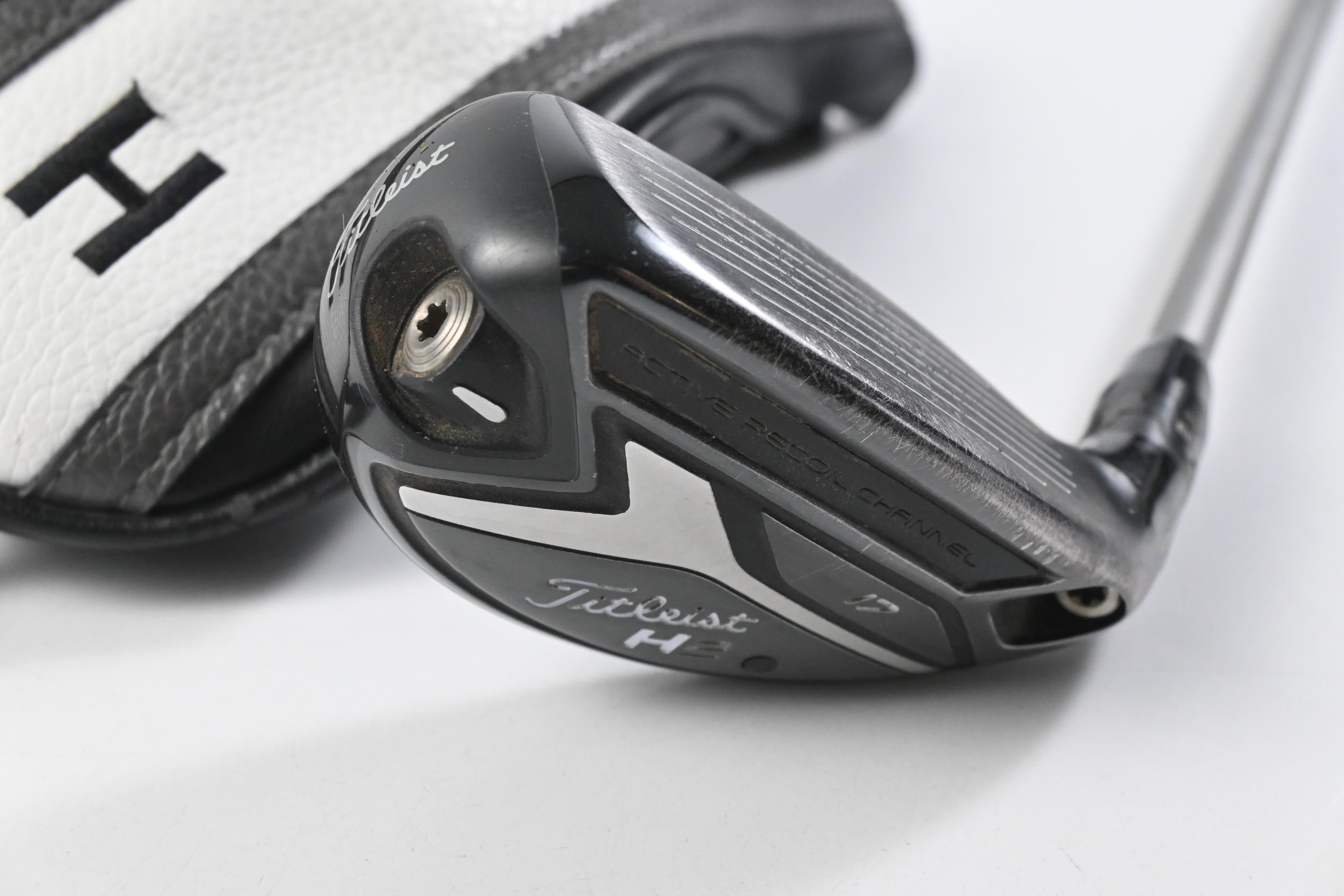Titleist 818 H2 #2 Hybrid / 17 Degree / X-Flex Diamana D+ 90 Shaft