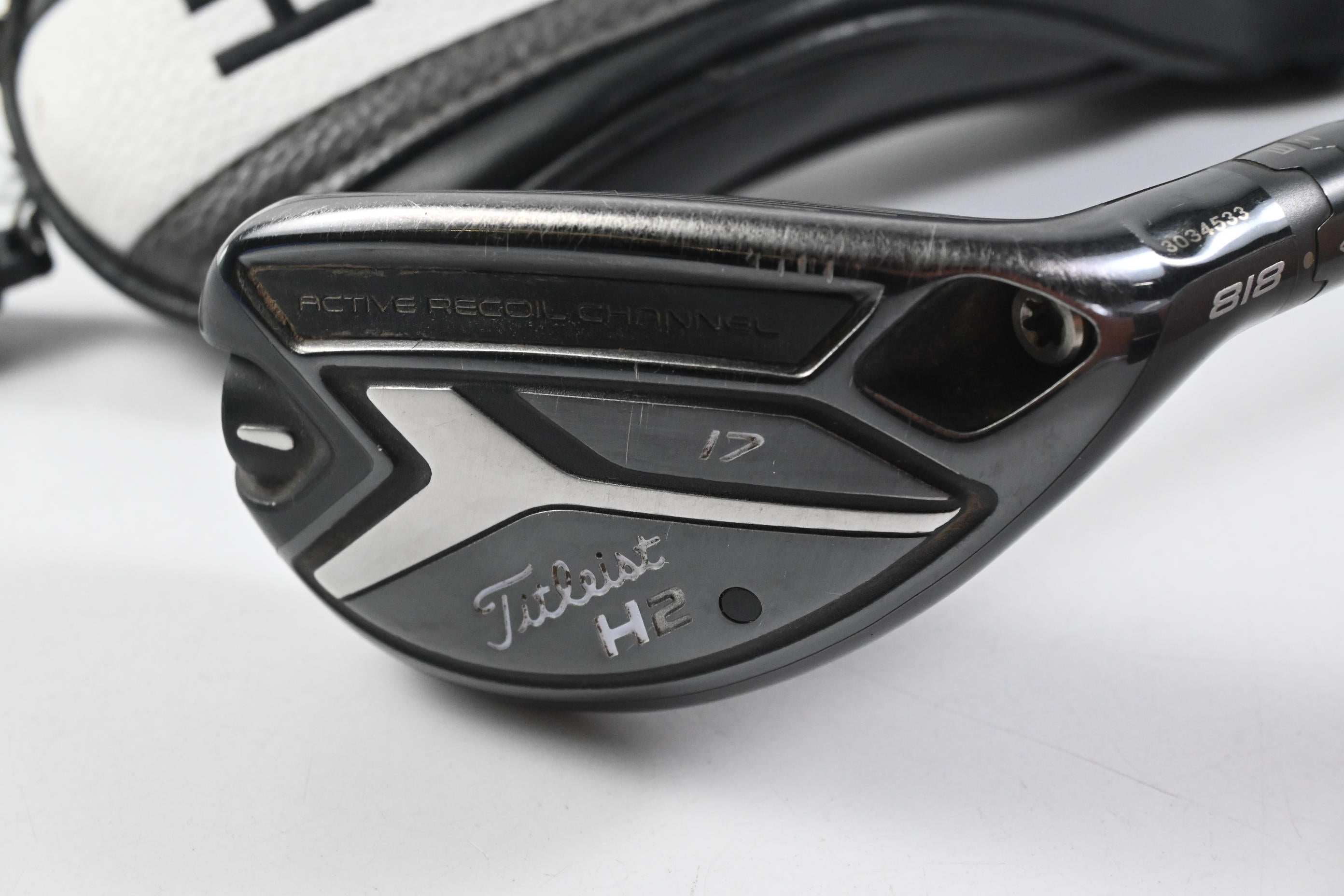 Titleist 818 H2 #2 Hybrid / 17 Degree / X-Flex Diamana D+ 90 Shaft